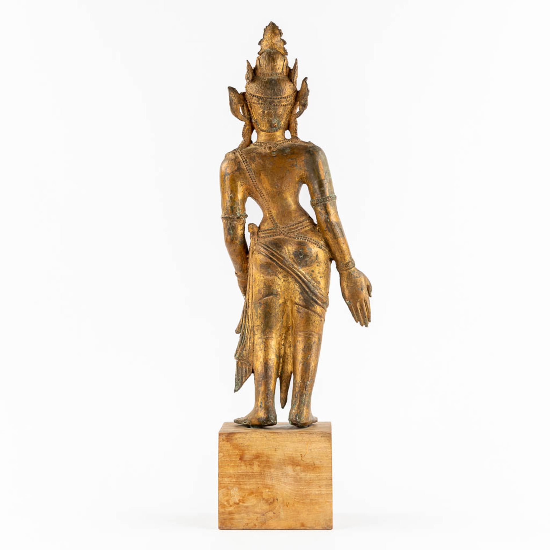 A Decorative figurine of a standing Boeddha. Gilt bronze. (L:13 x W:22 x H:70 cm) - Image 5 of 12