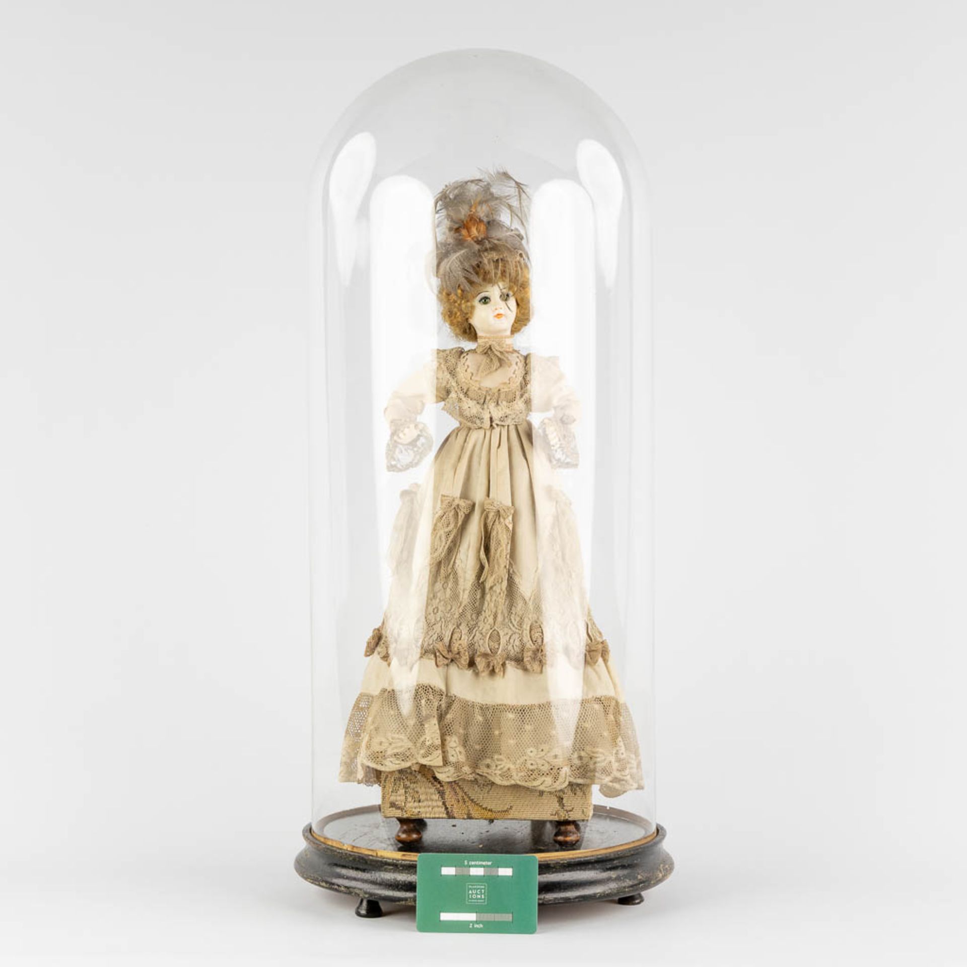 An antique 'Automata', in lace dressed doll with a music box. Under a glass dome, Circa 1920. (H:48 - Image 2 of 13