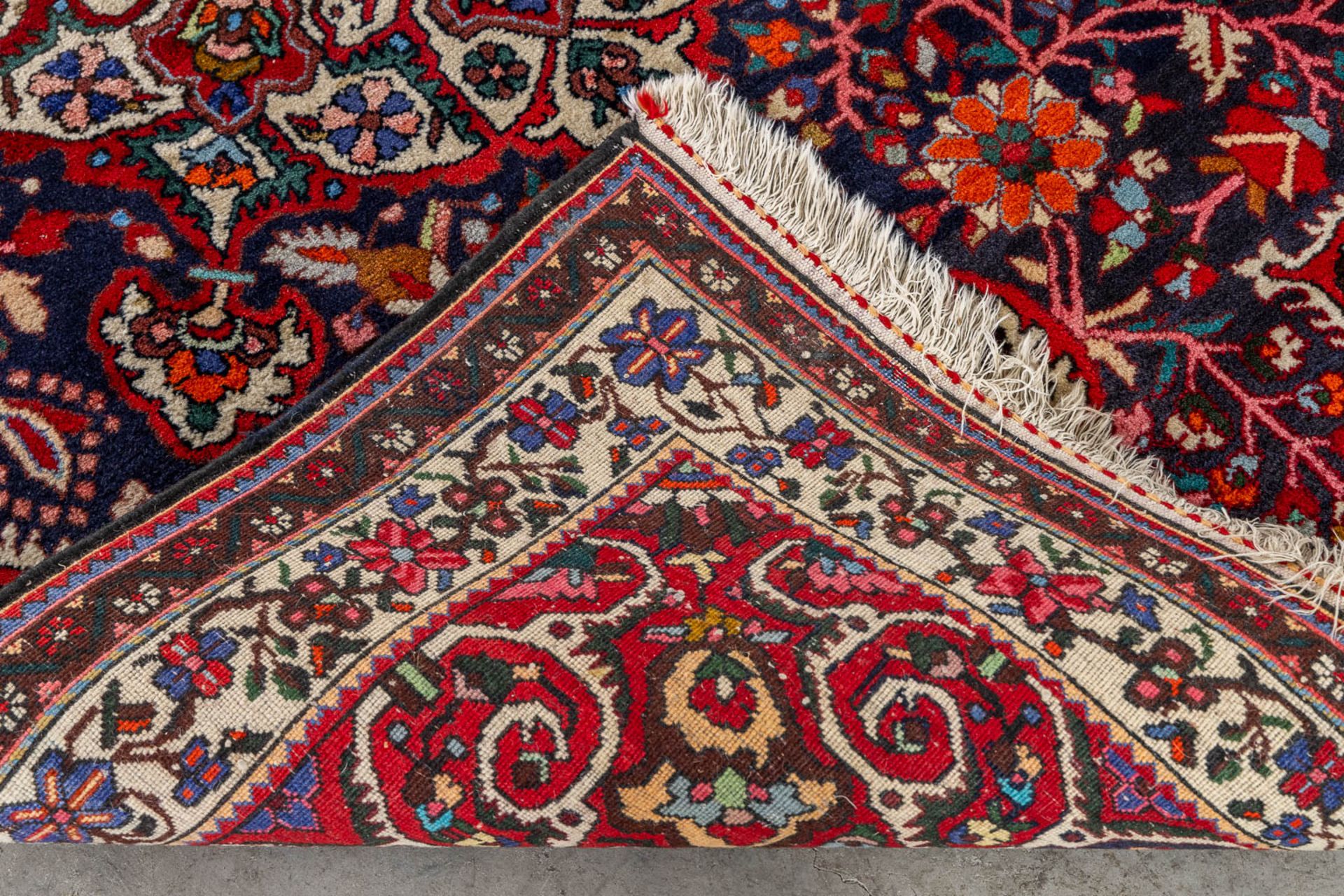 An Oriental hand-made carpet, Bakthiari. (L:237 x W:135 cm) - Image 7 of 7