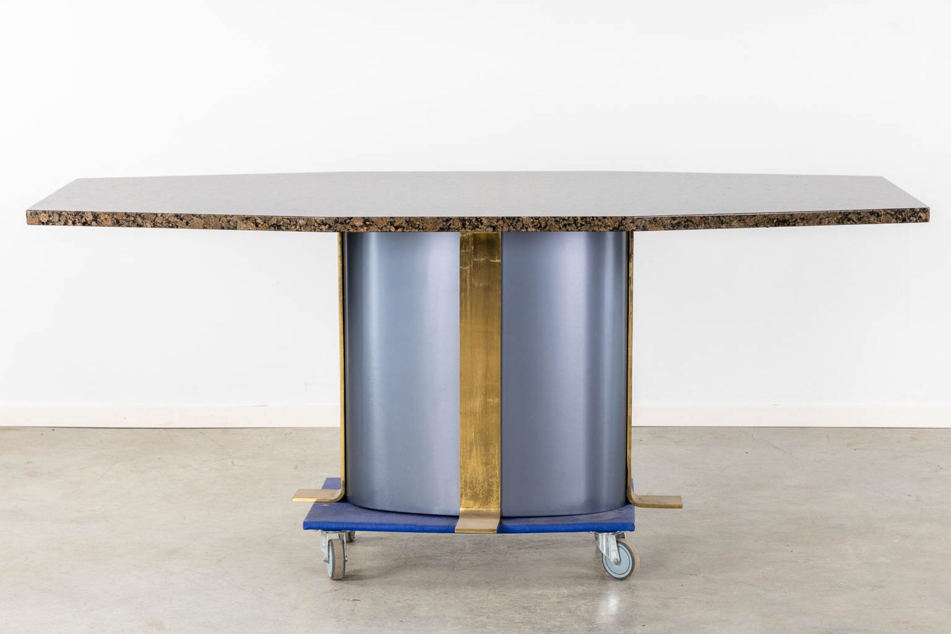 A diningroom table, bronze and patinated metal with a granite table top. (L:101 x W:210 x H:79 cm) - Bild 4 aus 10