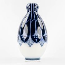 Moulin Des Loups et Hamage, a vase, Art Deco. (H:35 x D:18 cm)