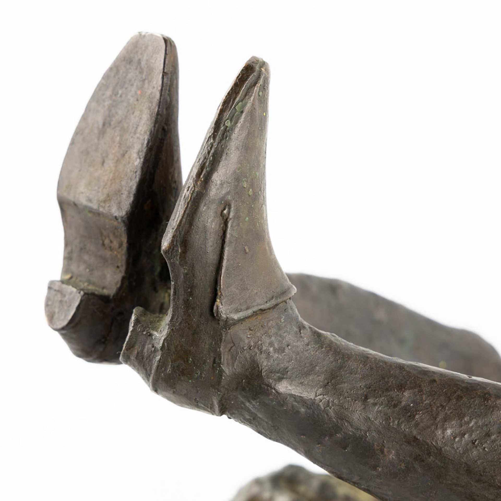 An Exposed Male figure' patinated bronze. (L:22 x W:30 x H:29 cm) - Bild 7 aus 9