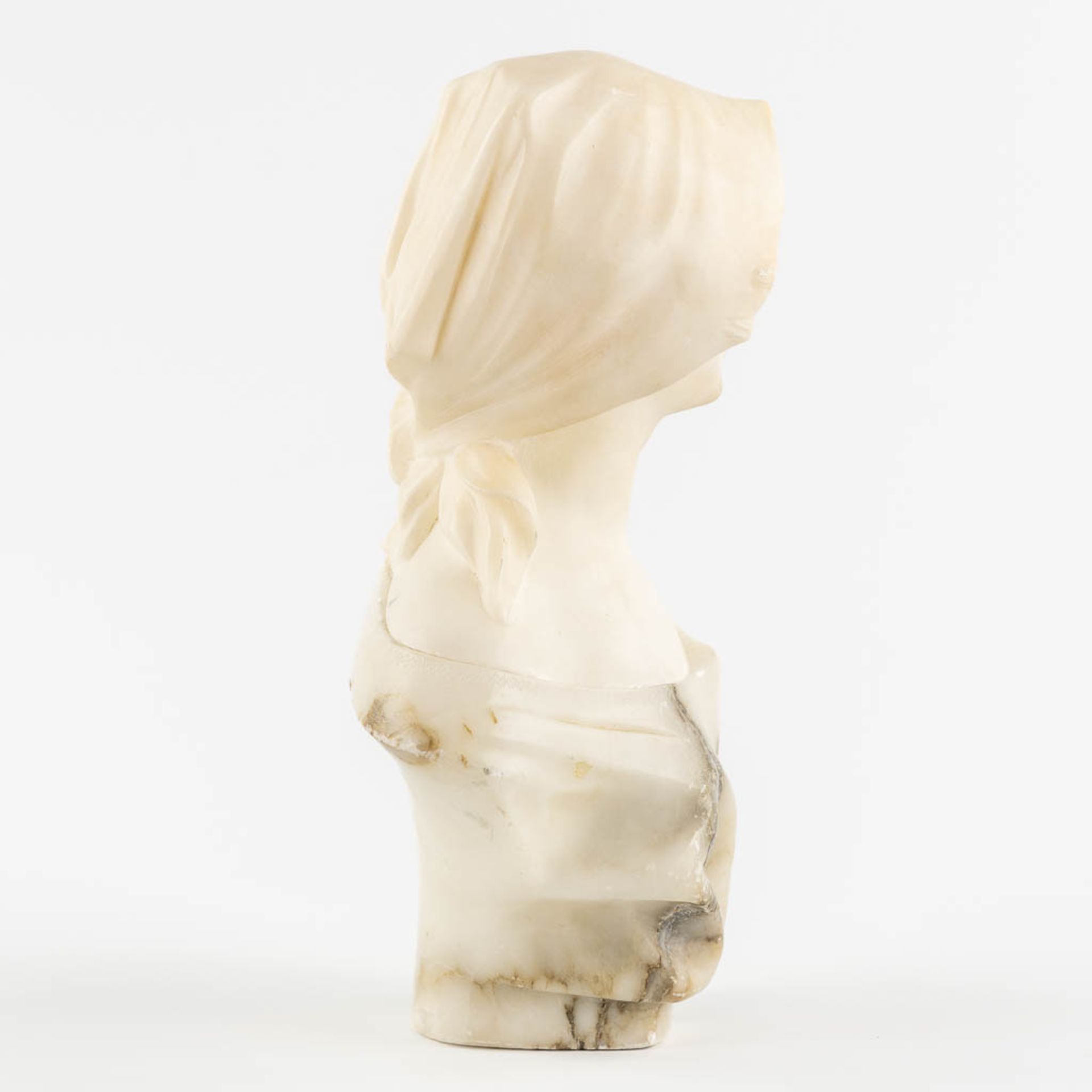 Guglielmo PUGI (c.1850-1915) 'Bust of a Lady' sculptured alabaster. (L:14 x W:23 x H:33 cm) - Image 7 of 11