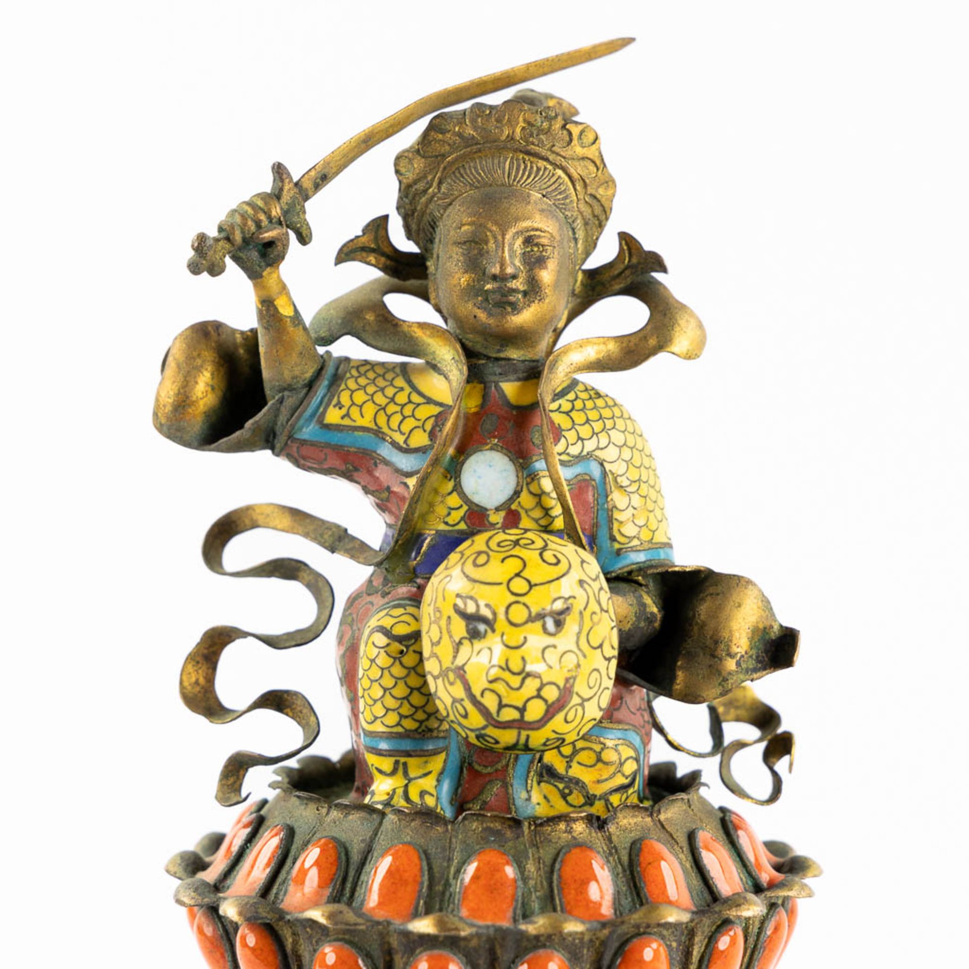 Two Chinese enamel inlaid and gilt metal Buddhist altar ornaments. 19th C. (H:32 x D:9 cm) - Bild 8 aus 11