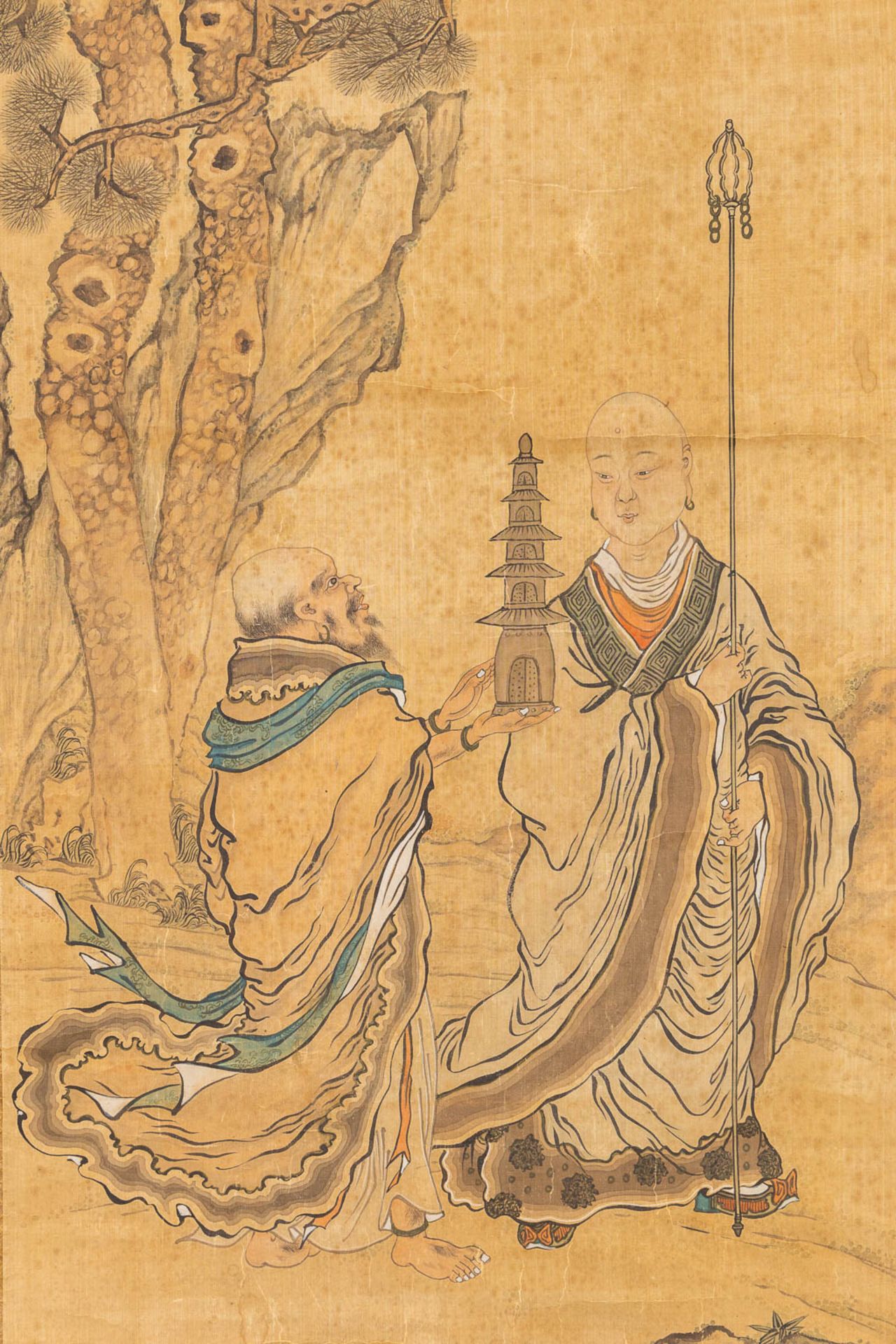 A Chinese scroll, depicting a wise man and his desciple. 19th C. (W:57 x H:180 cm) - Image 7 of 9