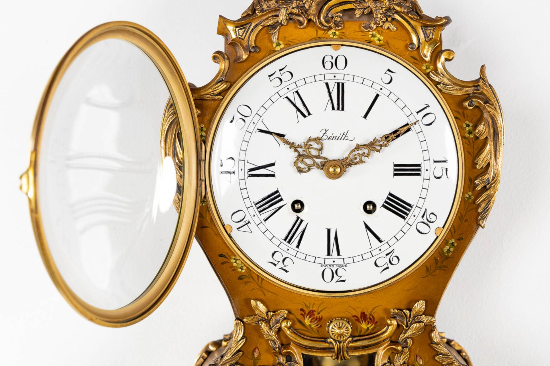 Zenith, a cartel clock. Wood with a hand-painted decor, gilt bronze mounted in louis XV style. (W:27 - Bild 8 aus 11