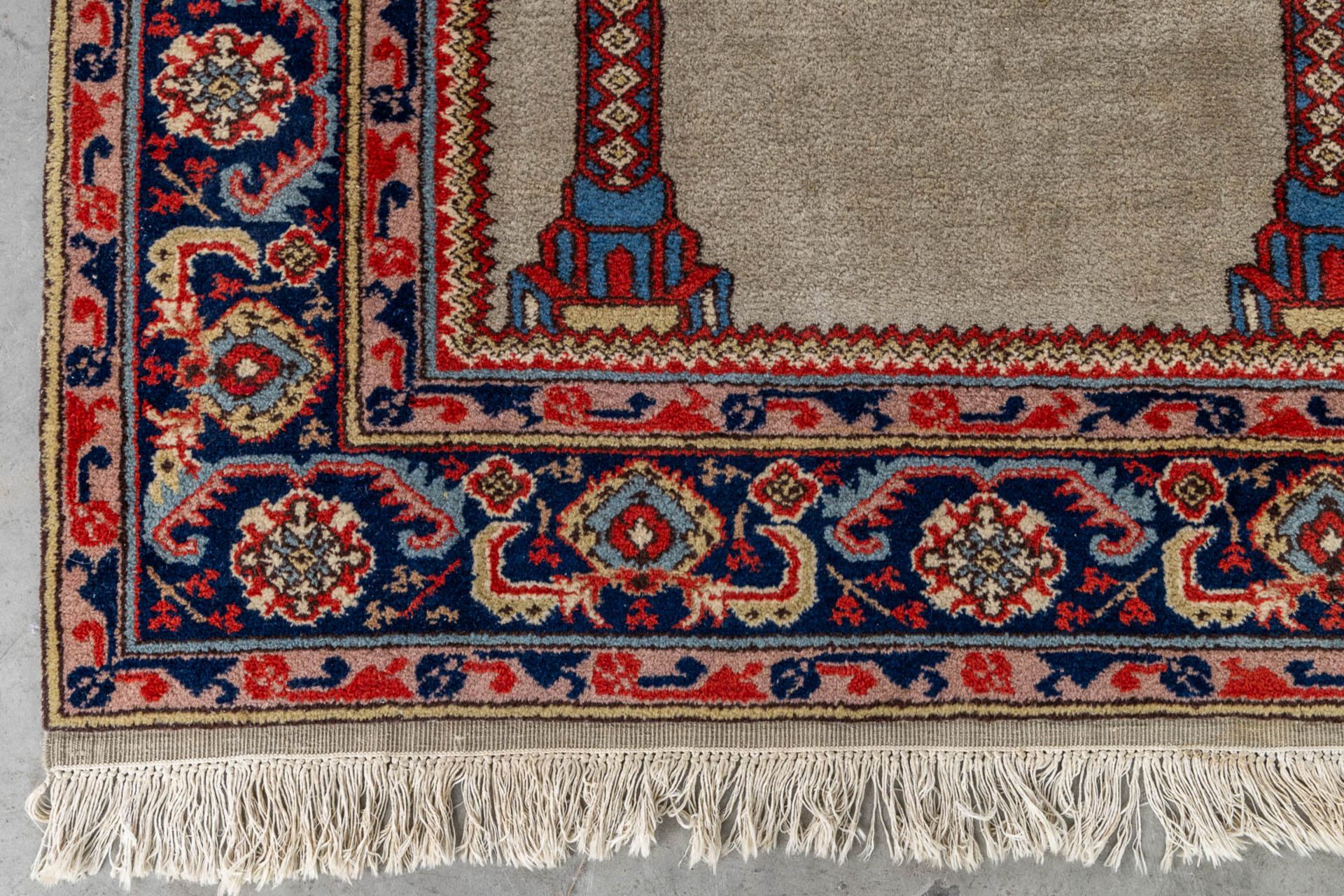 An Oriental hand-made carpet, Kayseri. (L:180 x W:128 cm) - Image 3 of 8