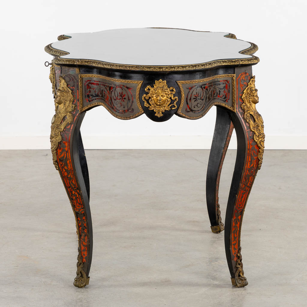 A Boulle 'Table Violon', tortoiseshell and copper inlay, Napoleon 3. (L:76 x W:130 x H:77 cm) - Image 5 of 19