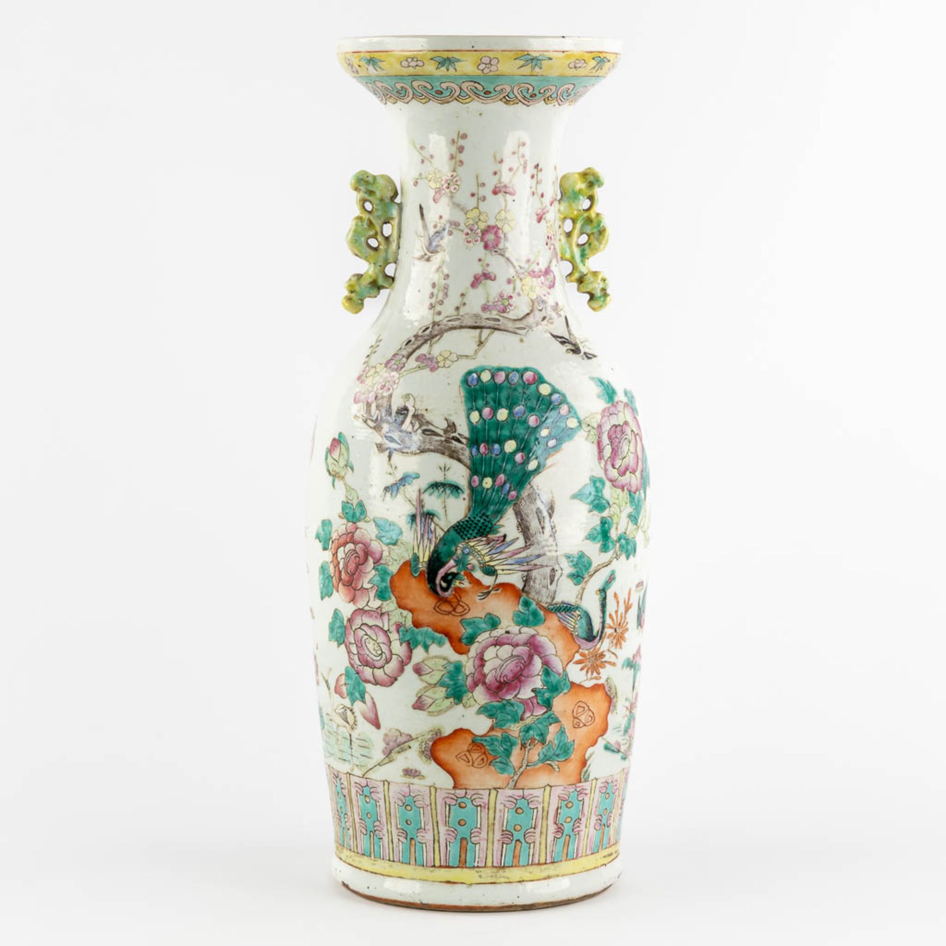 A Chinese Vase, Famille Rose decorated with Fauna and Flora. (H:60 x D:25 cm) - Image 5 of 12