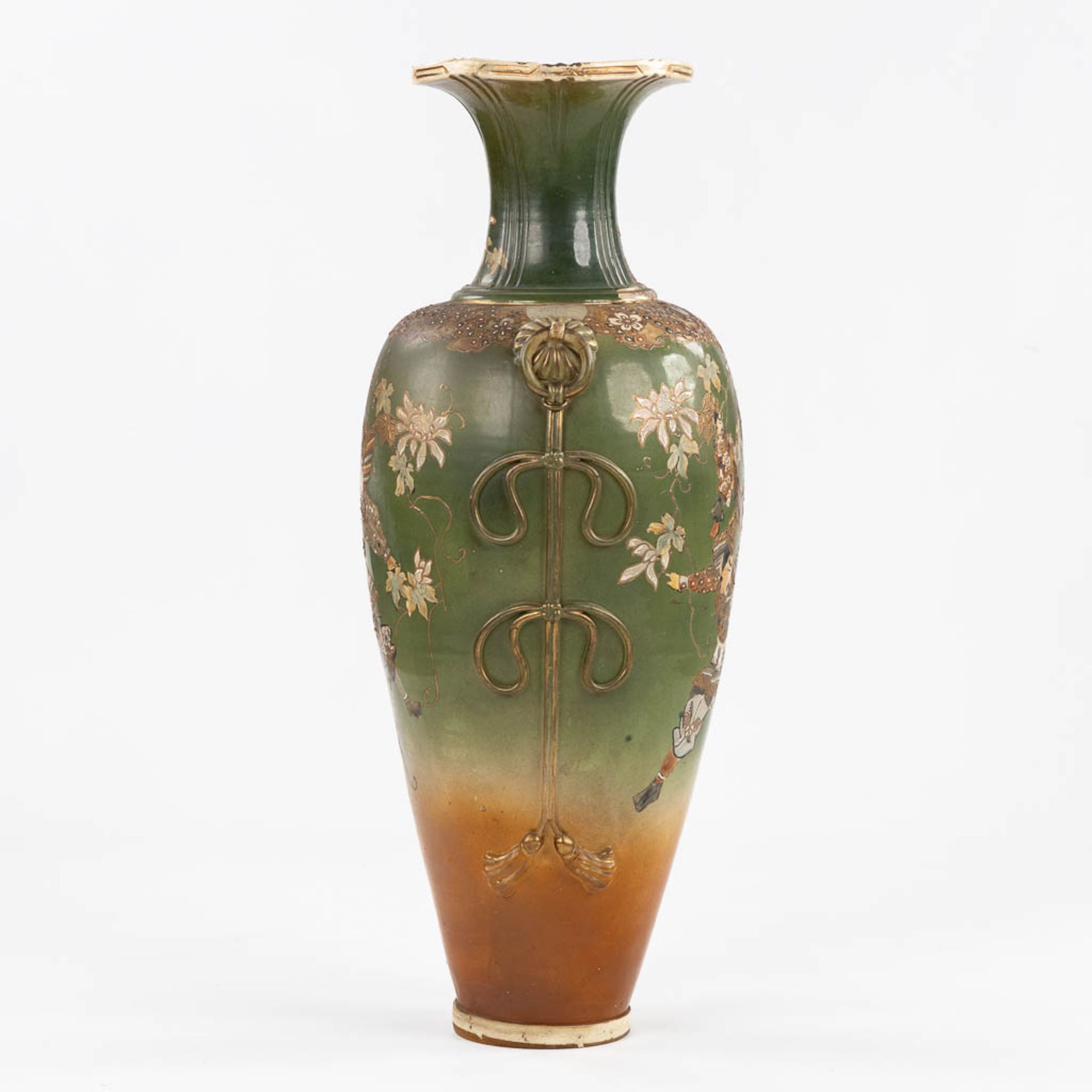 A decorative Japanese vase with Warrior scène. (H:89 x D:35 cm) - Image 3 of 9