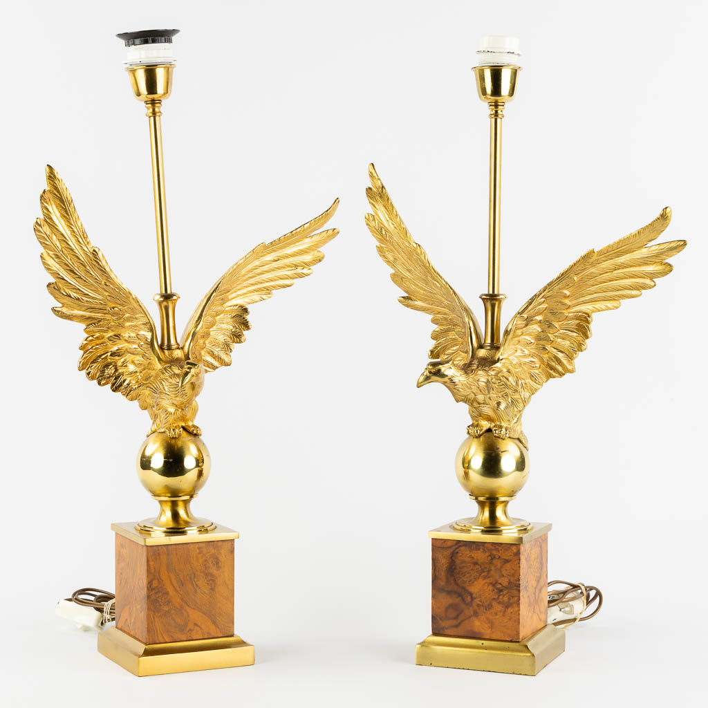 A pair of table lamps with Eagles, Hollywood Regency style. (L:15 x W:35 x H:63 cm)