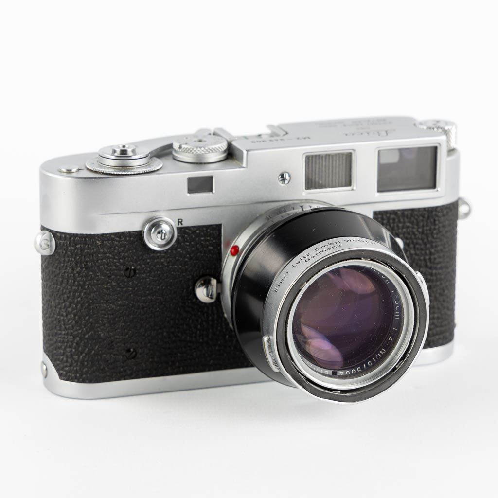 Leica, model M2, an analog photocamera. (L:8 x W:14 x H:7,6 cm) - Image 3 of 15