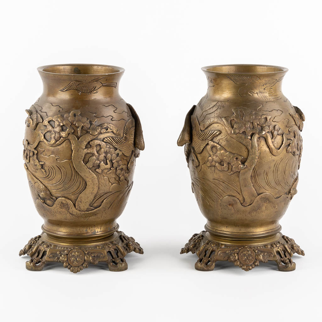 A pair of Oriental vases, depicting flying birds and trees. Patinated bronze. (H:27 x D:16 cm) - Image 3 of 16