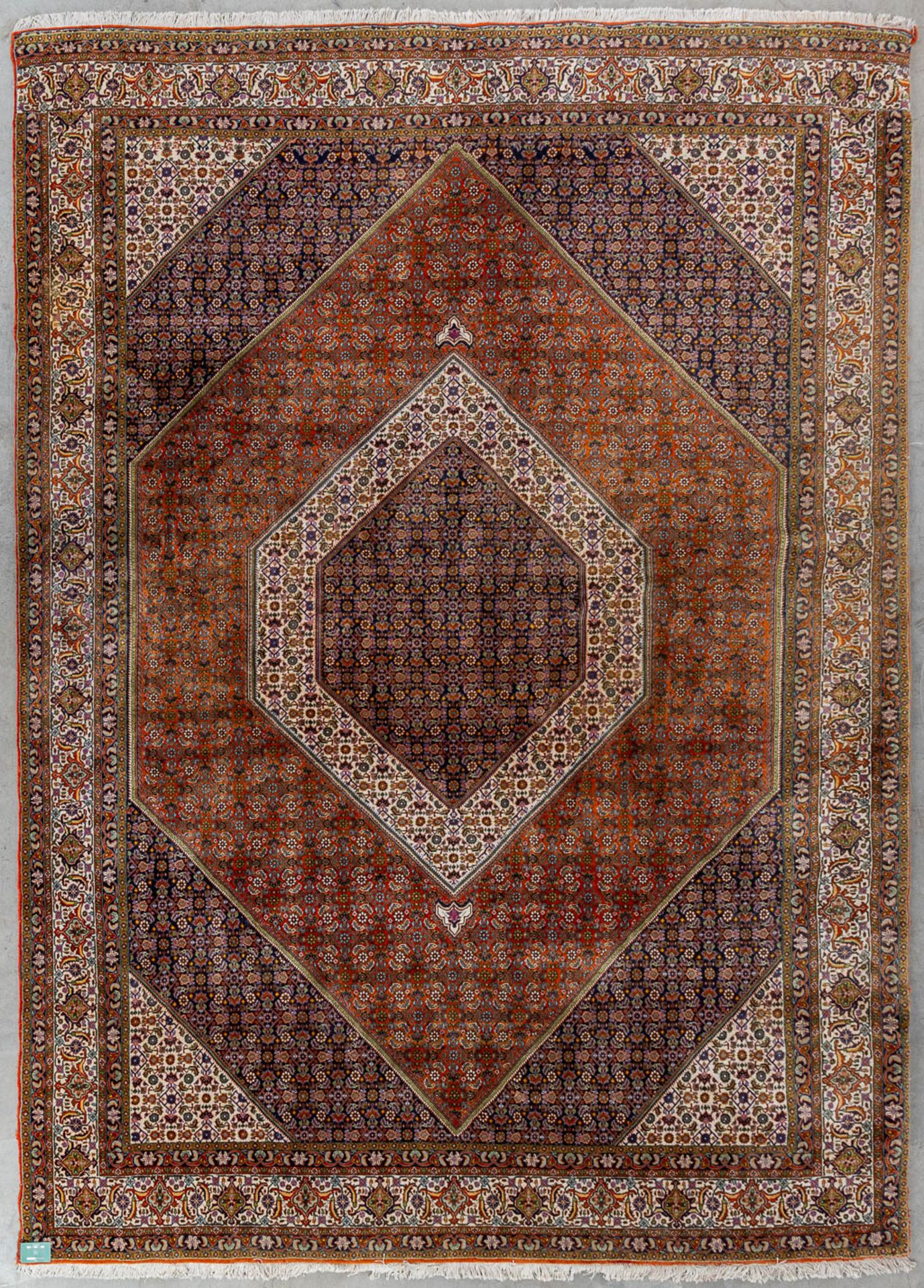 An Oriental hand-made carpet, Bidjar. (L:354 x W:253 cm) - Bild 2 aus 10