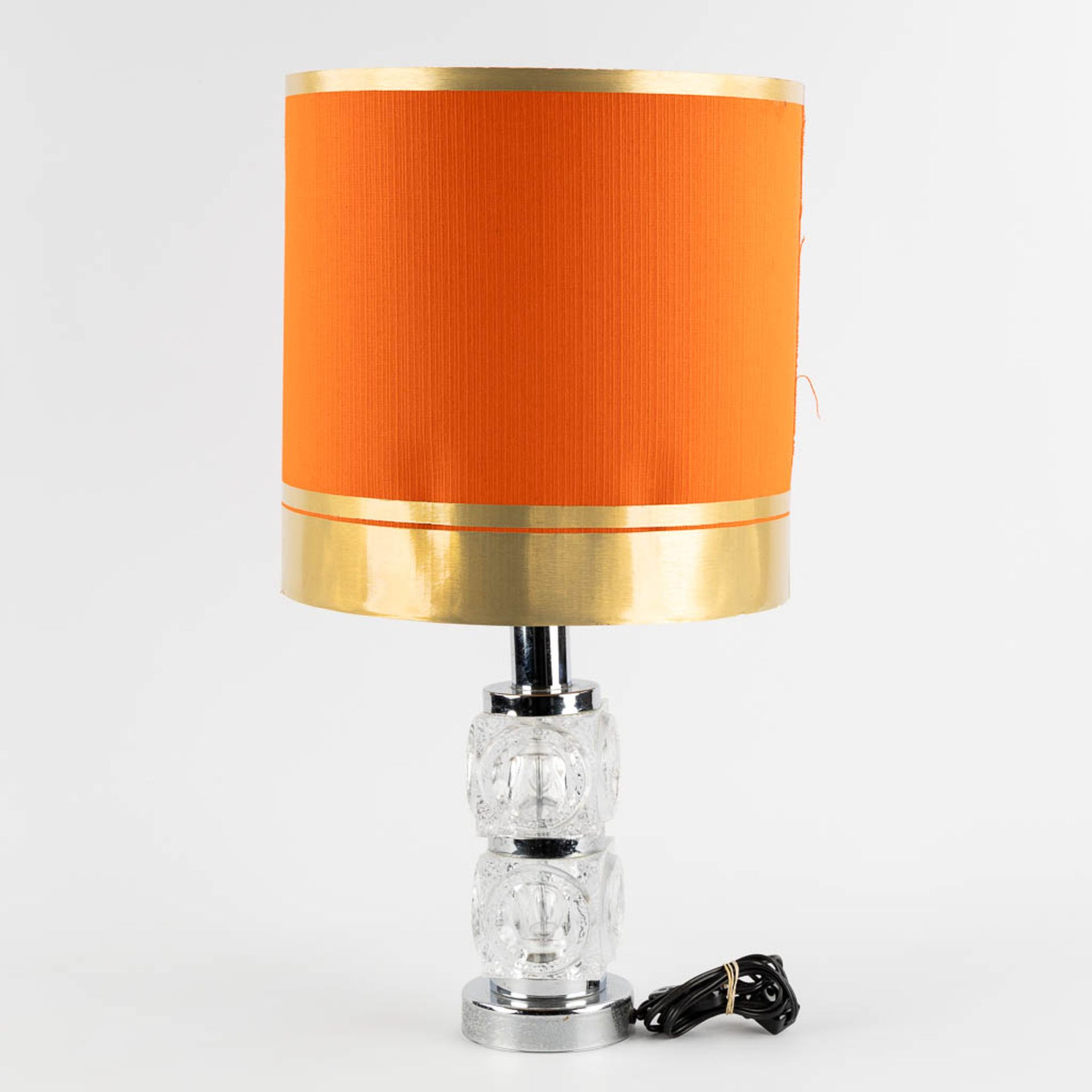 A mid-century table lamp, chromed metal and glass. Circa 1970. (H:37 x D:12,5 cm) - Image 4 of 9