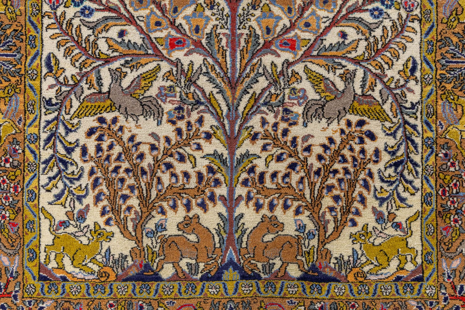 Two Oriental hand-made carpets, or prayer rugs. (L:175 x W:105 cm) - Bild 9 aus 13