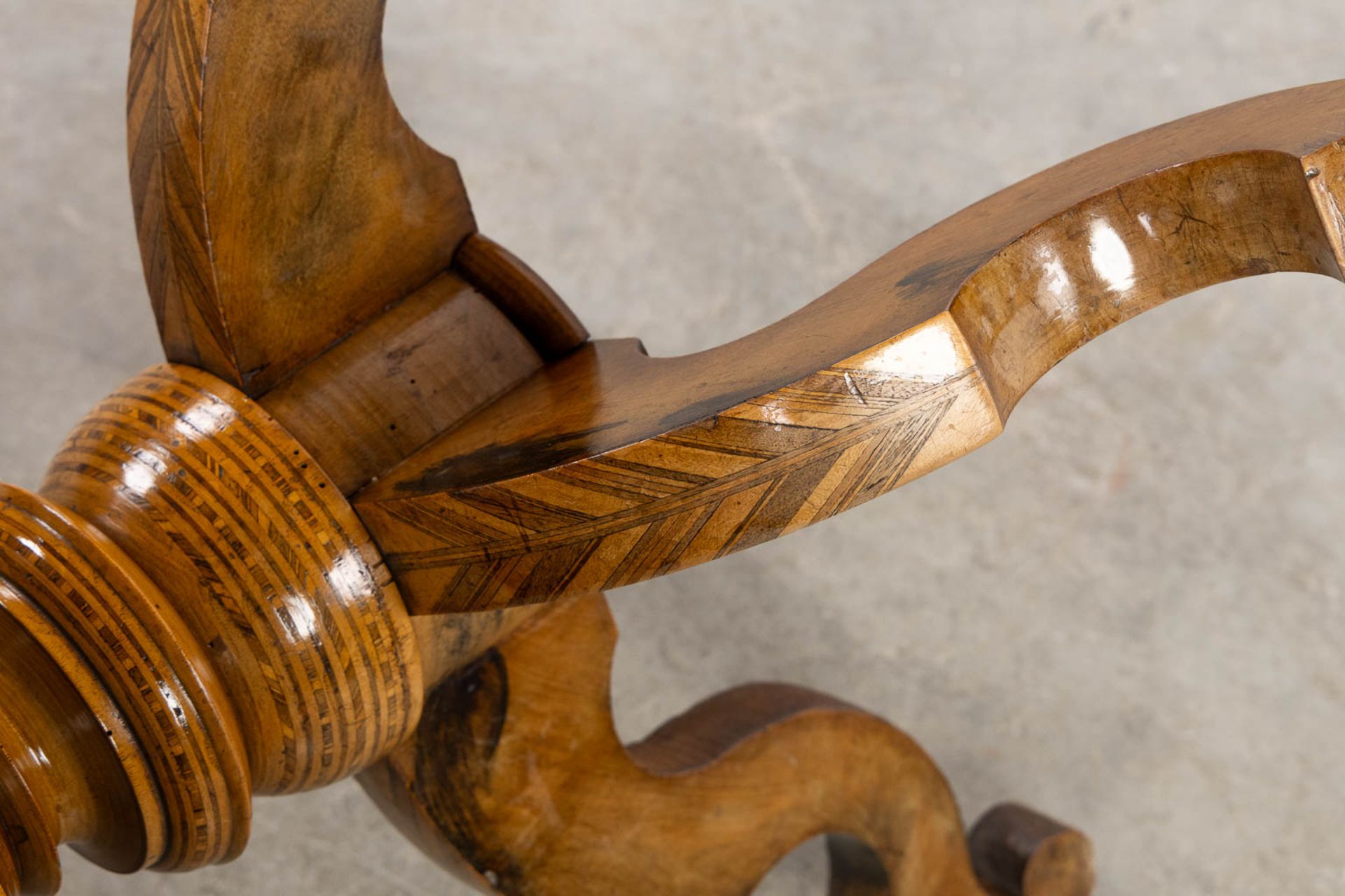 A side table, marquetry inlay with a 'Battle Cart'. 19th C. (L:60 x W:90 x H:62 cm) - Bild 11 aus 12