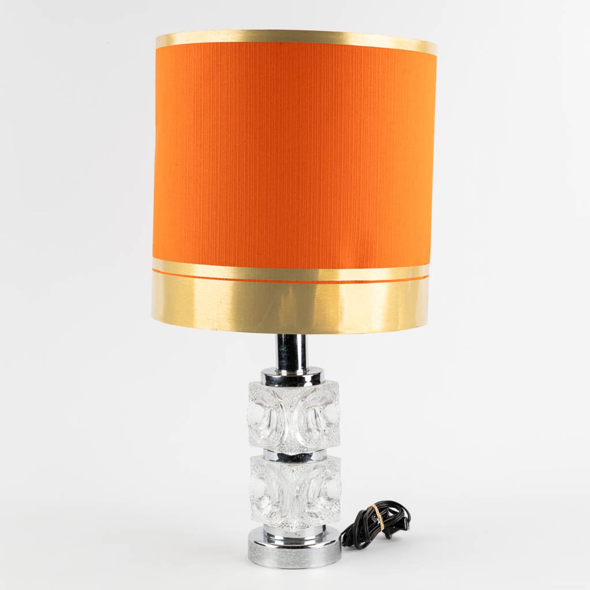 A mid-century table lamp, chromed metal and glass. Circa 1970. (H:37 x D:12,5 cm) - Image 3 of 9