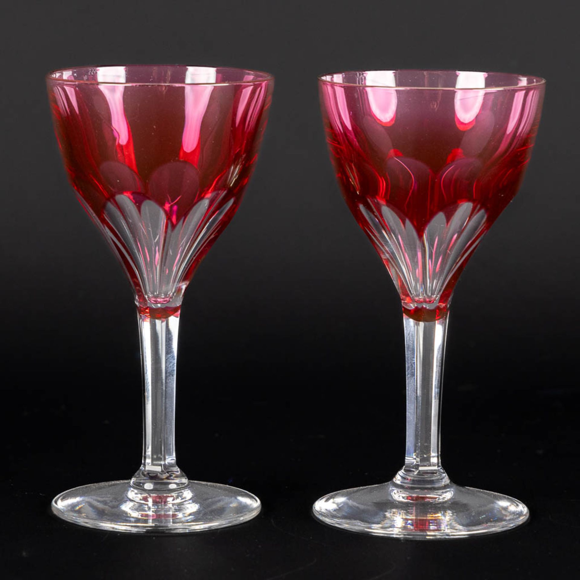 Val Saint Lambert, 'Gevaert' a large collection of coloured and cut crystal goblets. (H:19,1 cm) - Bild 9 aus 10