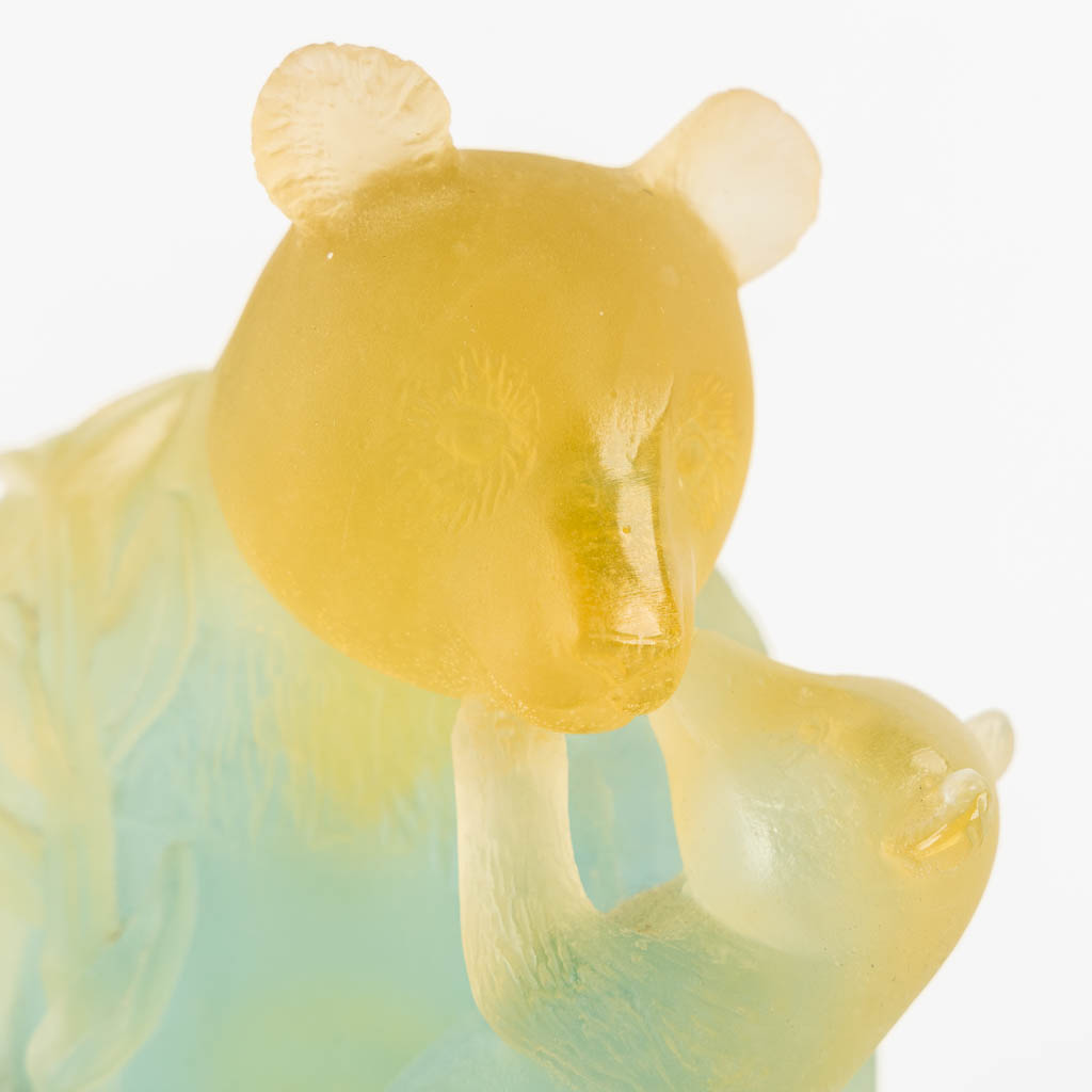 Daum, France 'Bear with a cub' pate de verre glass. (L:12 x W:11,5 x H:15,5 cm) - Bild 8 aus 9