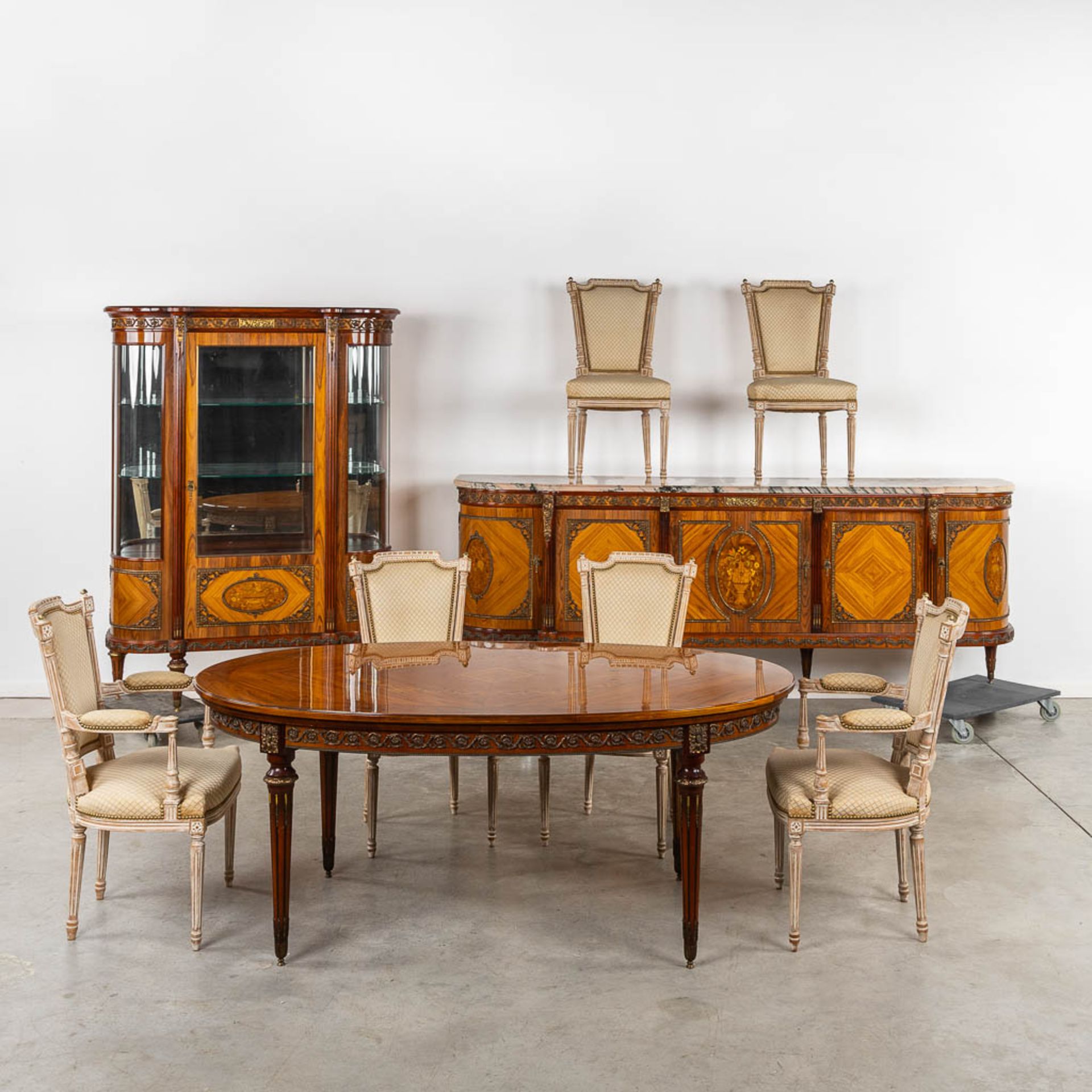 Ehalt, a 9-piece dining room set, 20th C. (L:58 x W:265 x H:100 cm)