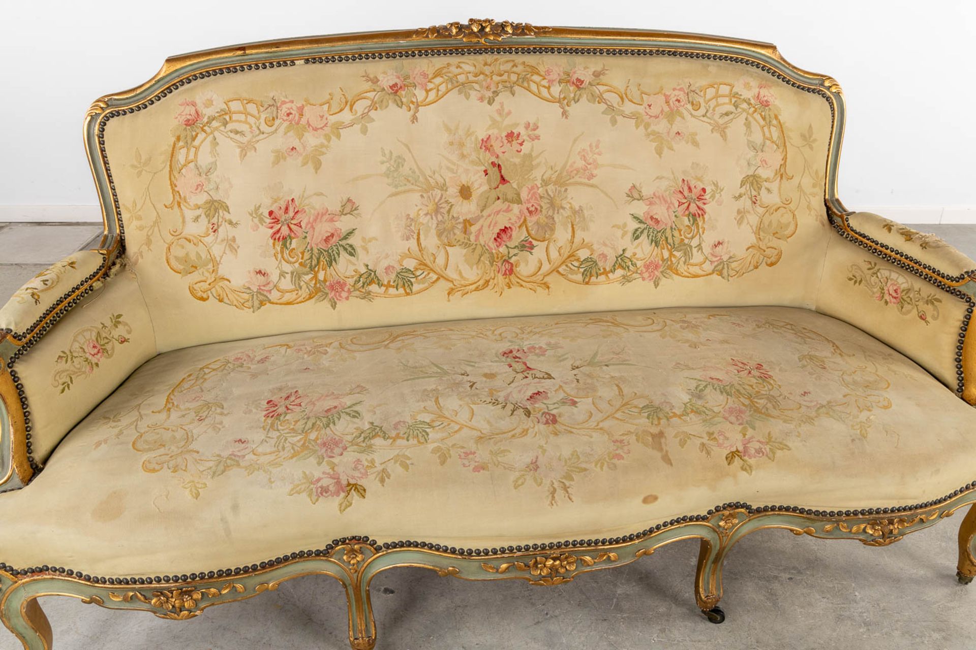 A Louis XV style sofa, upholstered with flower embroideries. (L:80 x W:175 x H:96 cm) - Image 8 of 11