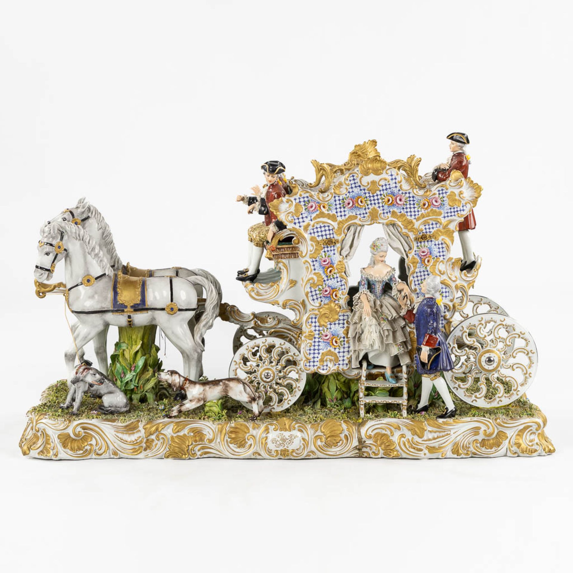 Capodimonte, an exceptionally large horse-drawn carriage, polychrome porcelain. (L:90 x W:40 x H:54 