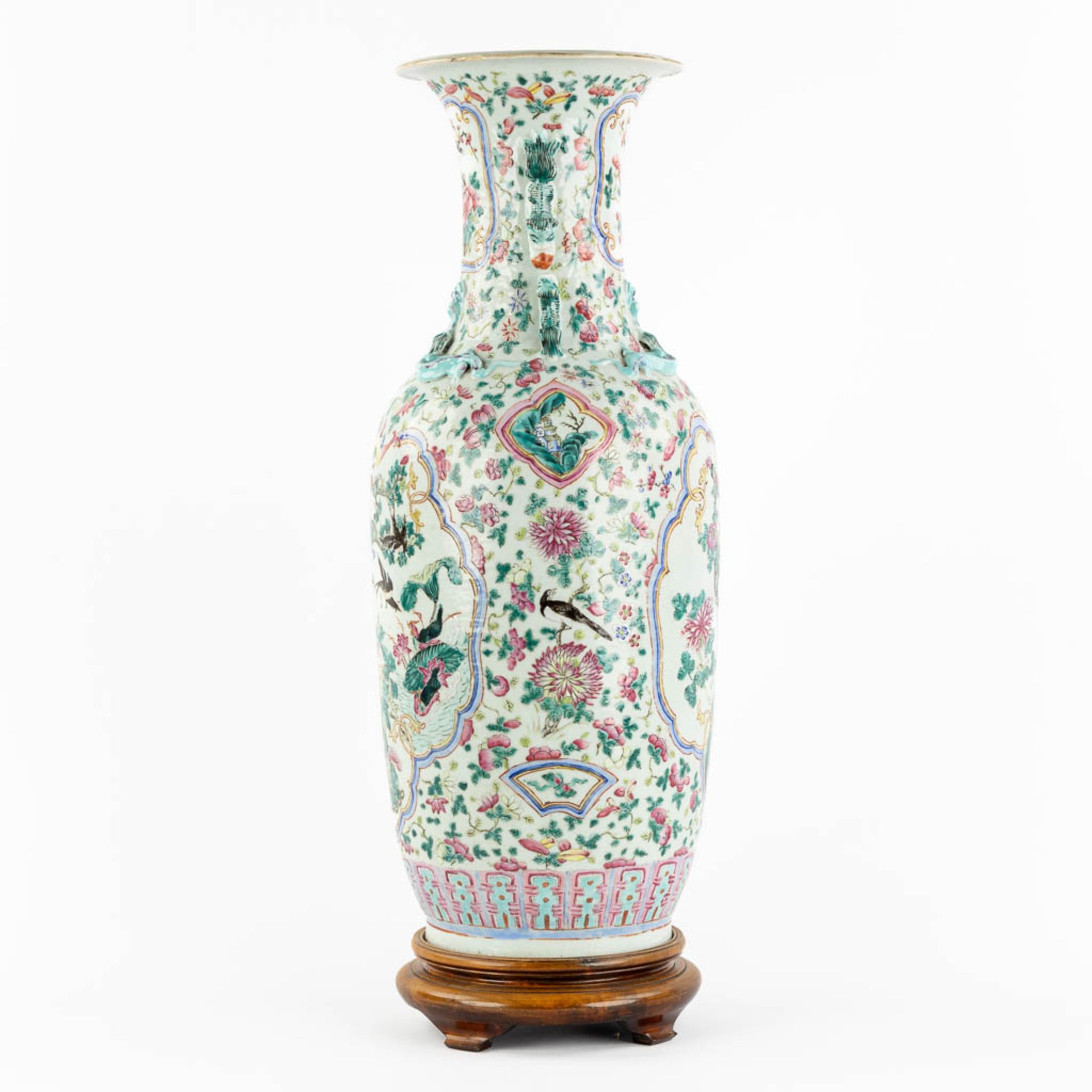 A Chinese Famille Rose vase decorated with fauna and flora. (H:60 x D:24 cm) - Image 6 of 15