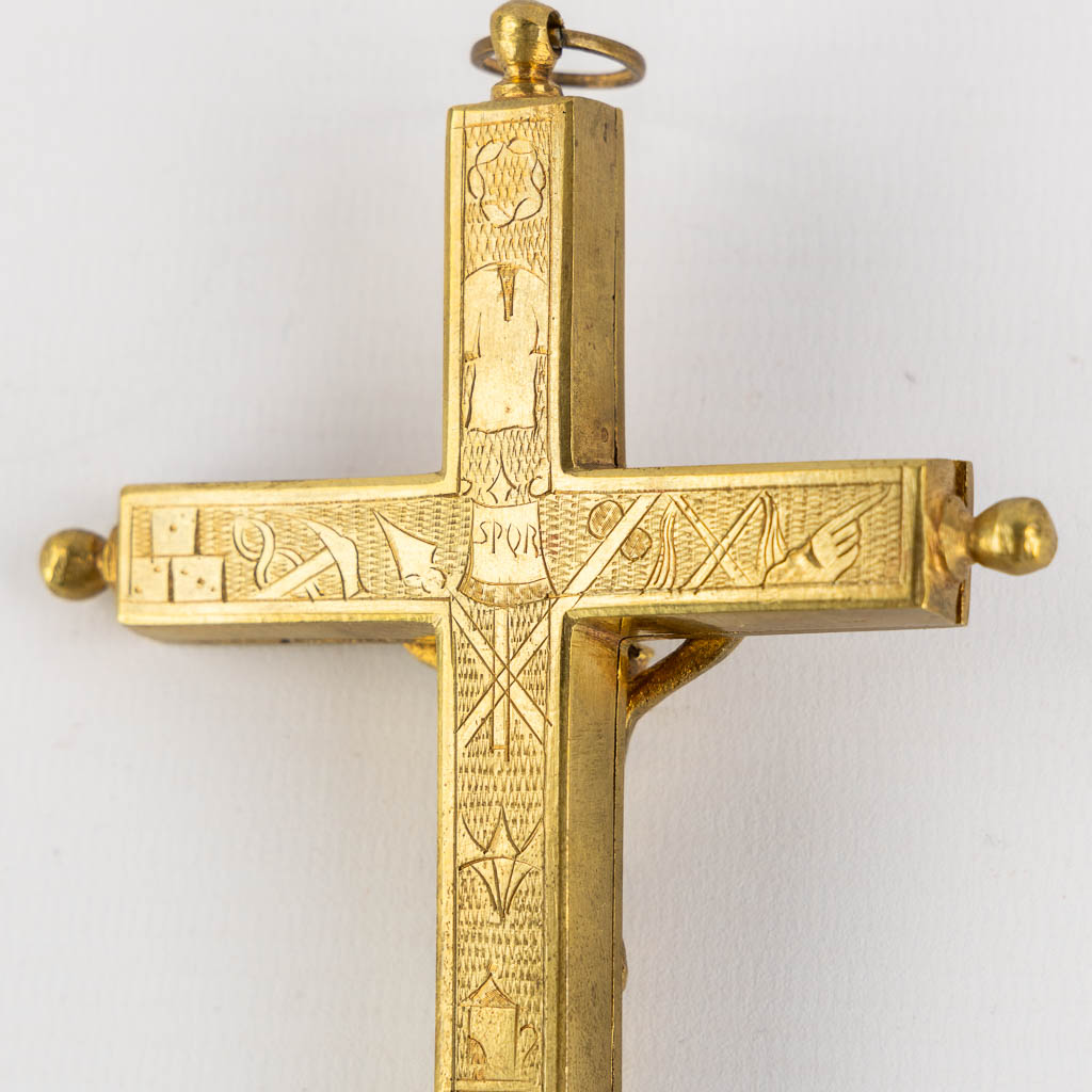 A reliquary crucifix with 5 relics and the original document, Domini Nostri Jesu Christi. (W:9 x H:1 - Image 9 of 12