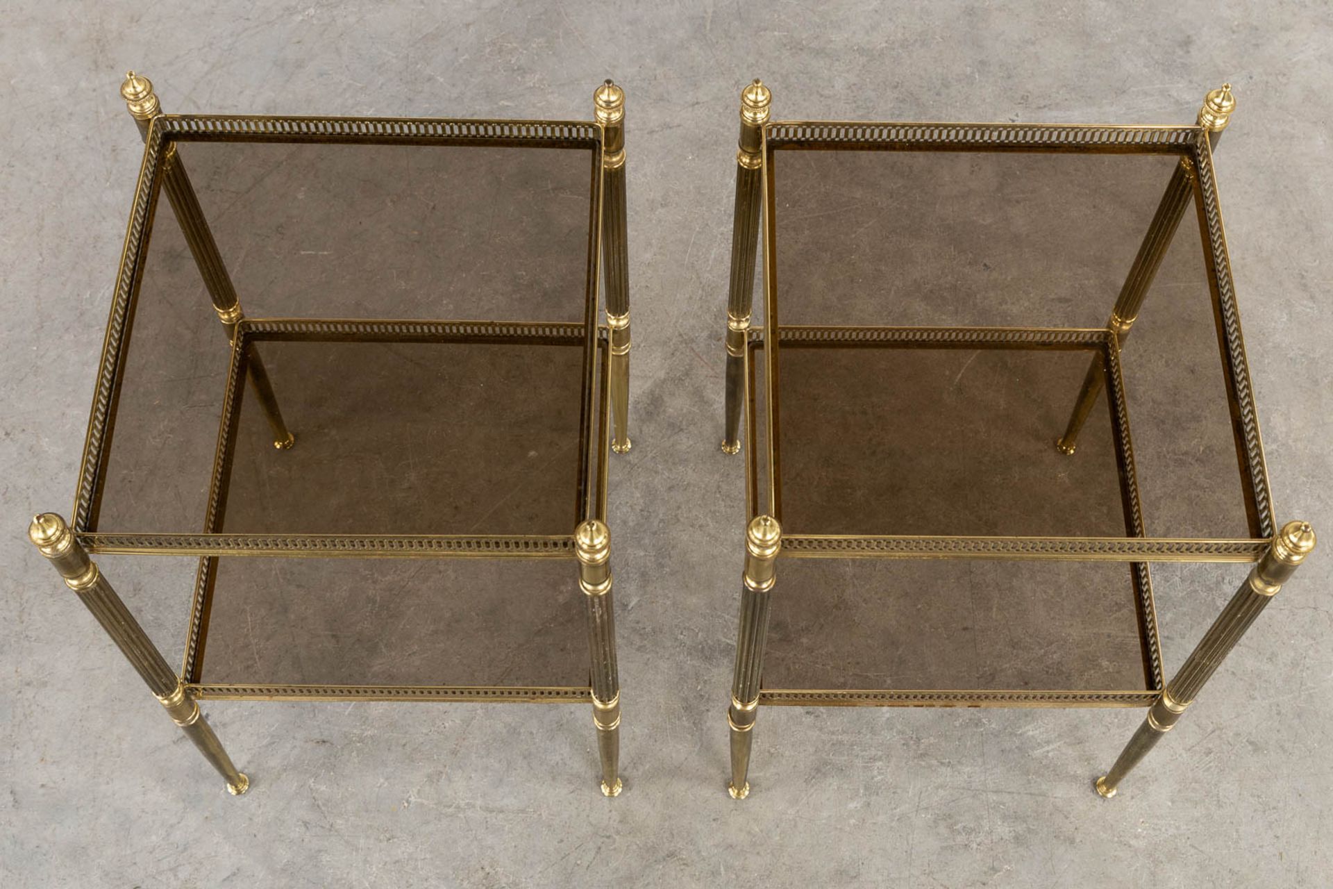 A pair of two-tier side tables in the style of Maison Jansen. (L:34 x W:34 x H:59 cm) - Bild 7 aus 9