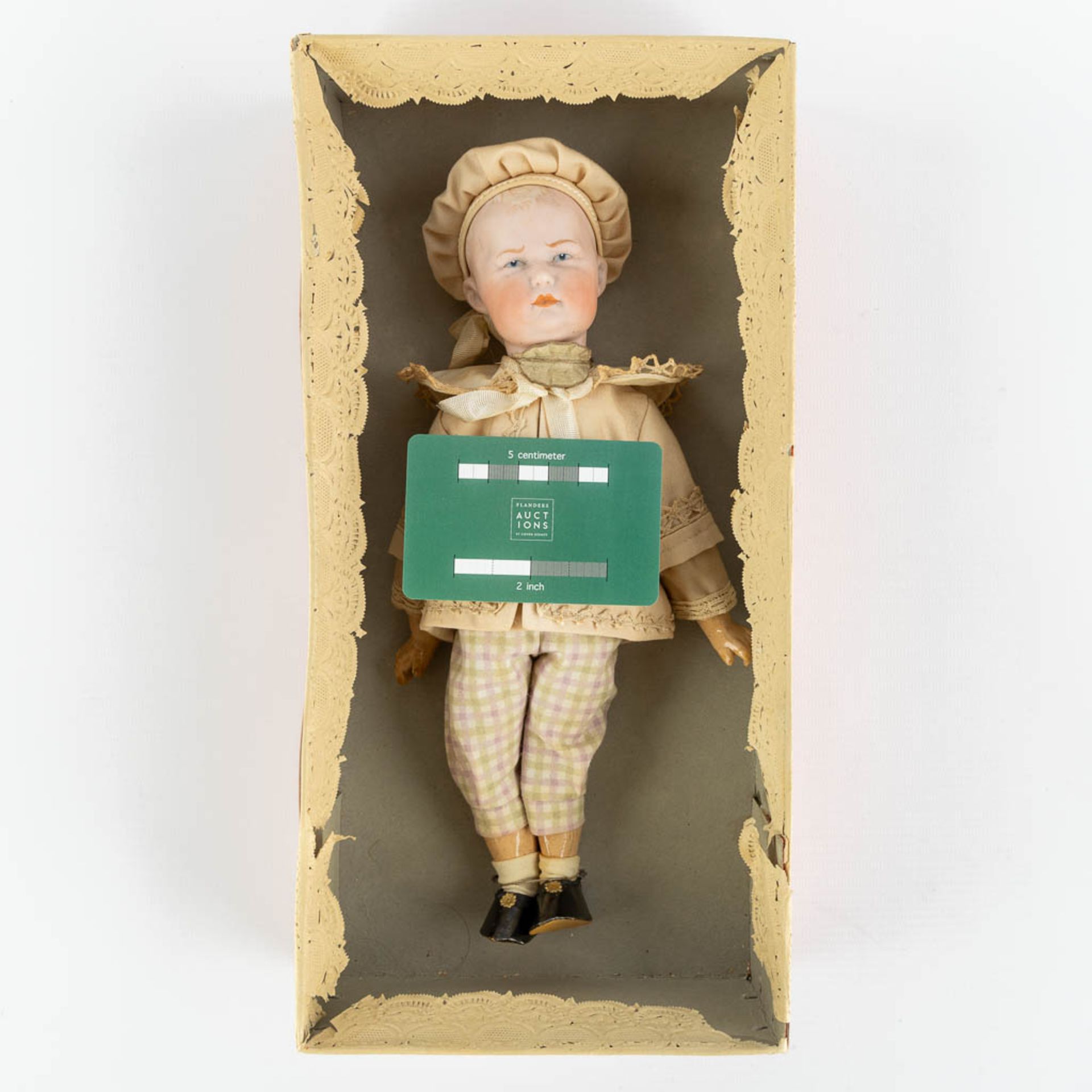 Heubach, Germany, a bisque doll in the original box. (L:7,5 x W:16,5 x H:33,5 cm) - Bild 2 aus 10