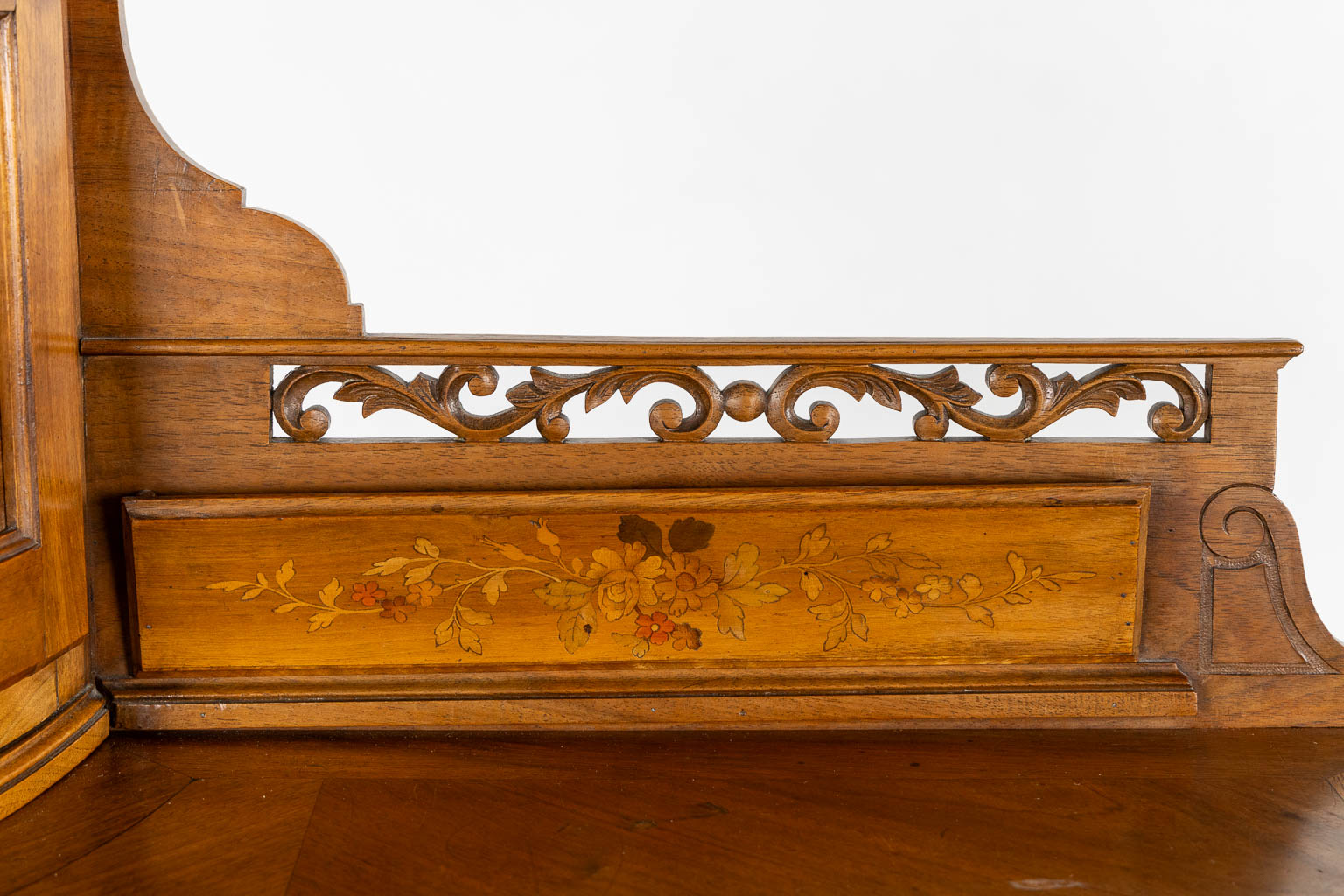 An elegant ladies' desk, walnut with marquetry inlay. 19th C. (L:50 x W:88 x H:120 cm) - Image 10 of 12