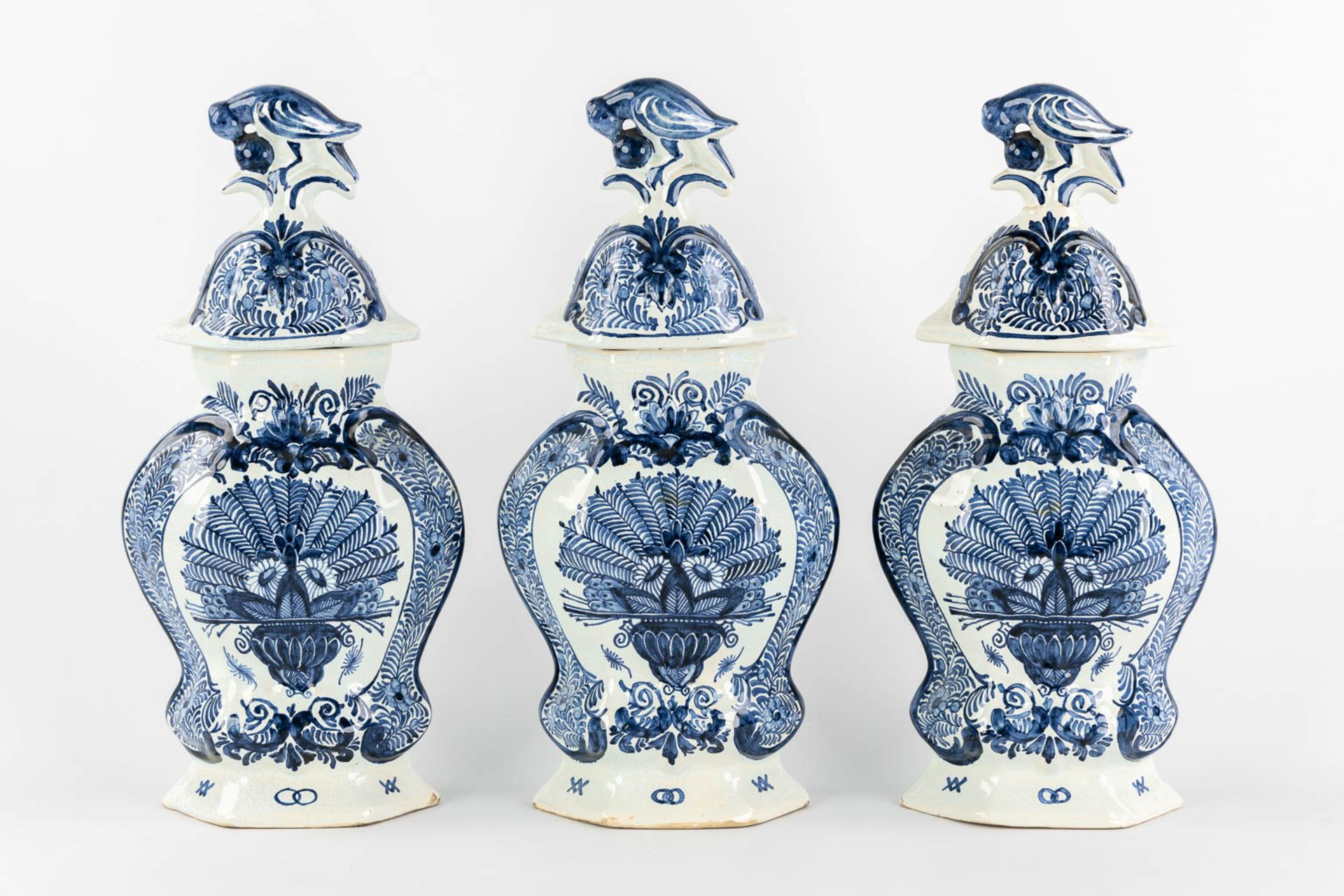 Oud Delft, Nijmegen. A 5-piece 'Kaststel', faience. (L:12 x W:18 x H:38 cm) - Image 3 of 18