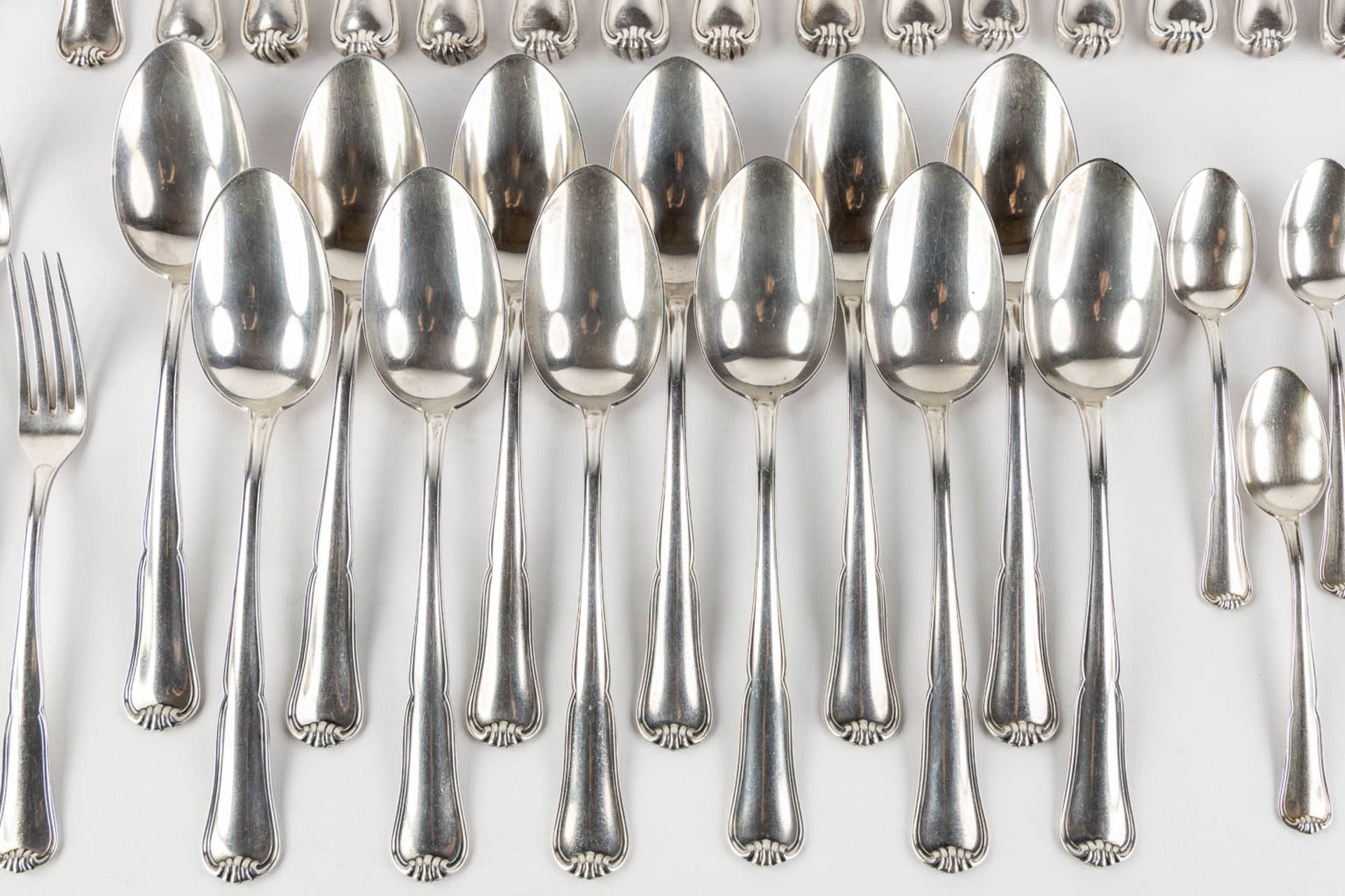 A large 82-piece silver cutlery, Germany. 800/1000. 2,673kg. (L:25,5 cm) - Image 9 of 14