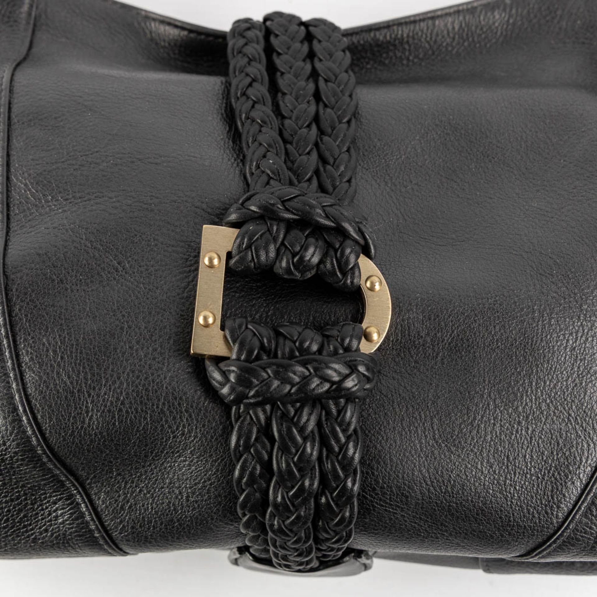 Delvaux Eugène PM, a black leather handbag. (W:38 x H:26 cm) - Image 8 of 19