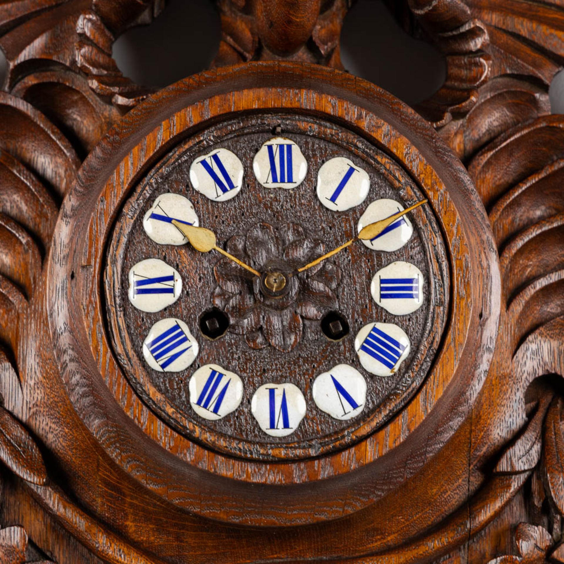 An antique Swiss or Black-Forest, wall-mounted clock. Circa 1880. (W:38 x H:53 cm) - Bild 4 aus 10