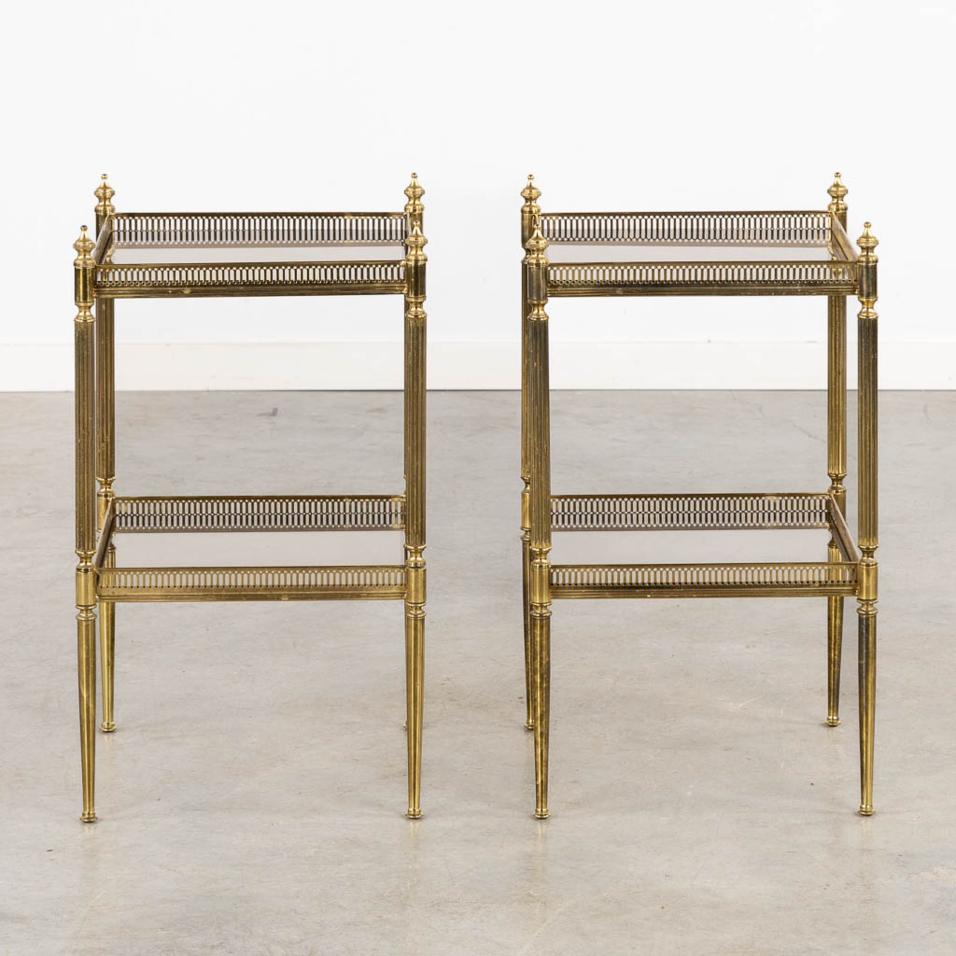 A pair of two-tier side tables in the style of Maison Jansen. (L:34 x W:34 x H:59 cm) - Bild 4 aus 9