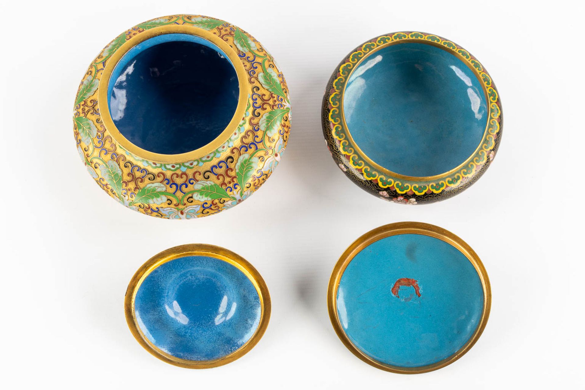 Twelve pieces of Cloisonné enamelled vases and trinklet bowls. Three pairs. (H:23 cm) - Image 4 of 14