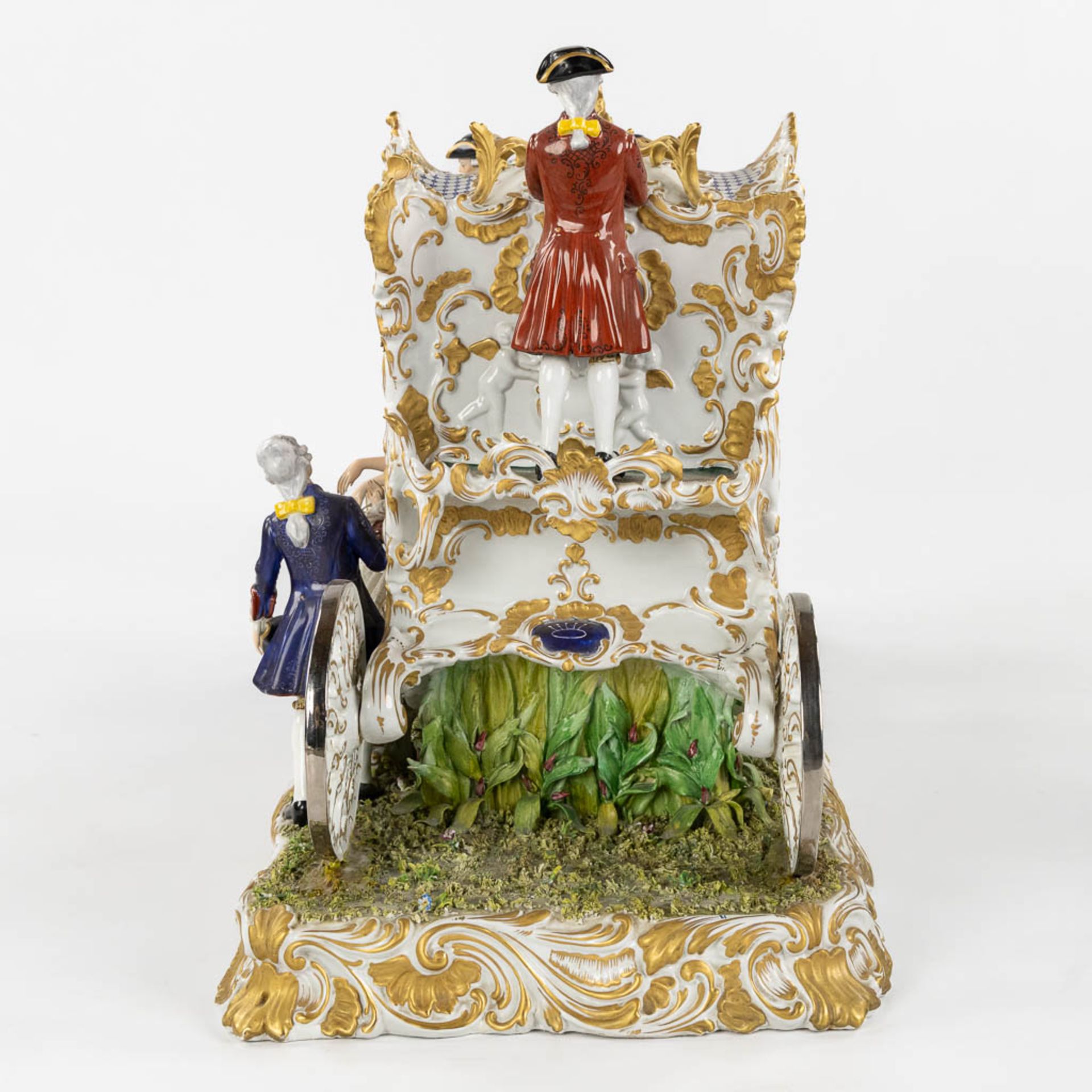 Capodimonte, an exceptionally large horse-drawn carriage, polychrome porcelain. (L:90 x W:40 x H:54  - Bild 11 aus 14