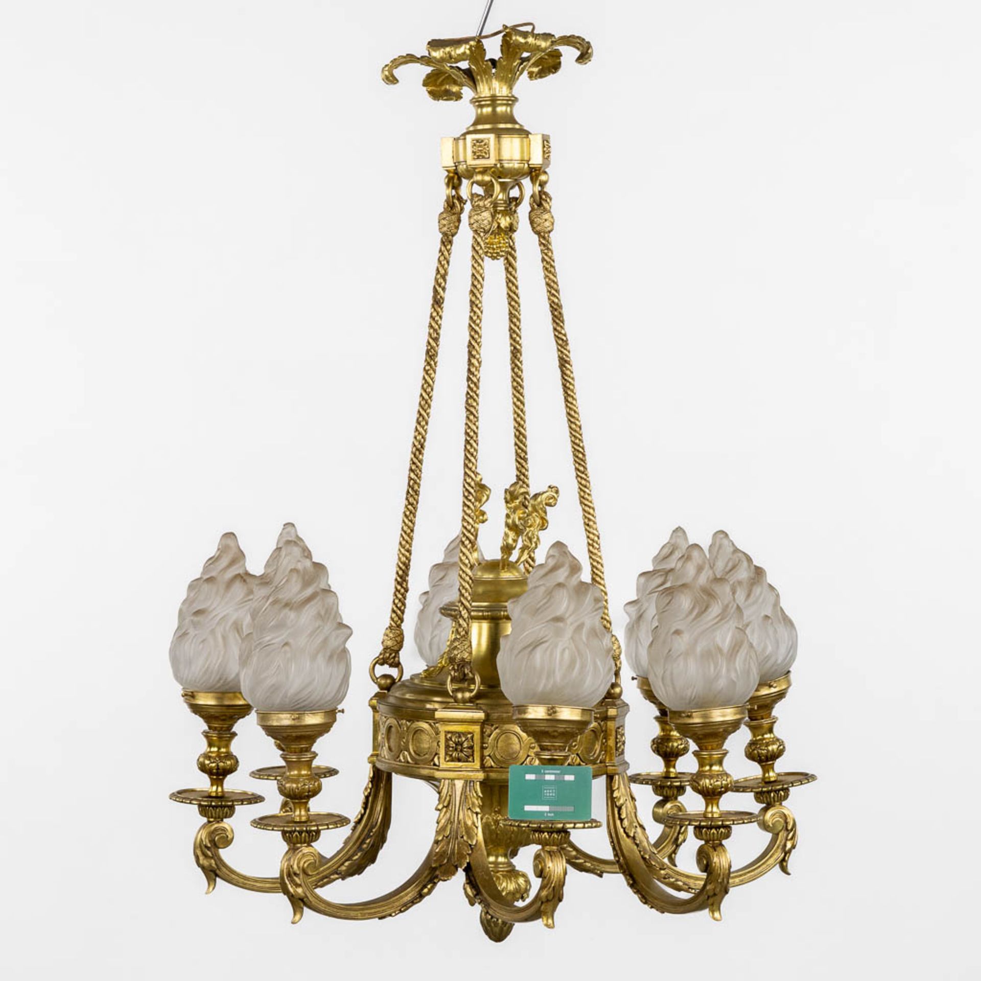 A chandelier, bronze in a Louis XVI style. Gilt bronze. (H:100 x D:72 cm) - Bild 2 aus 9