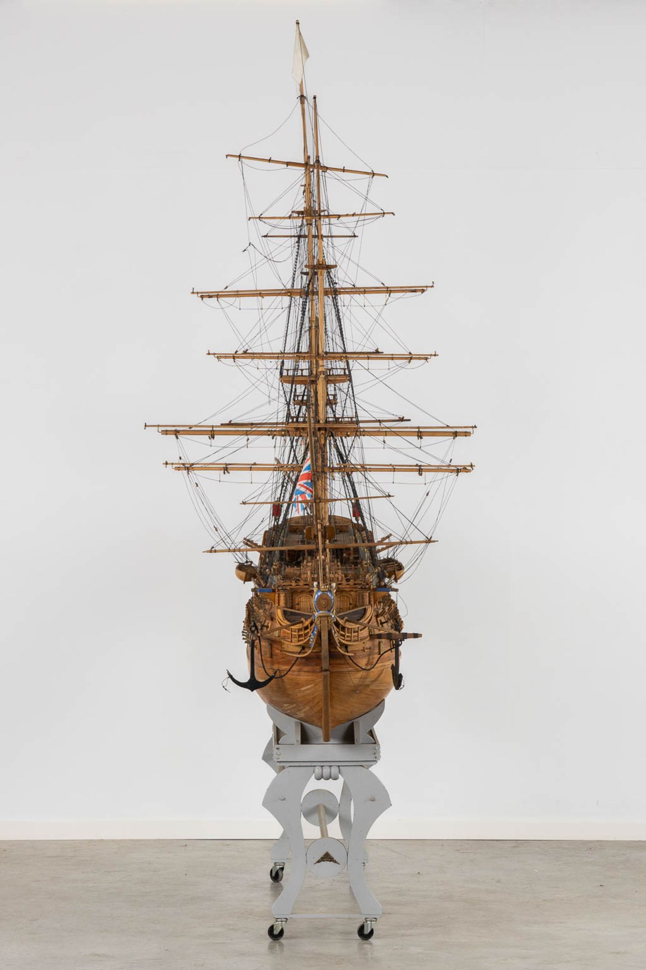 H.M.S. Victory, a large and decorative, hand-made ship. (L:56 x W:320 x H:285 cm) - Bild 7 aus 18