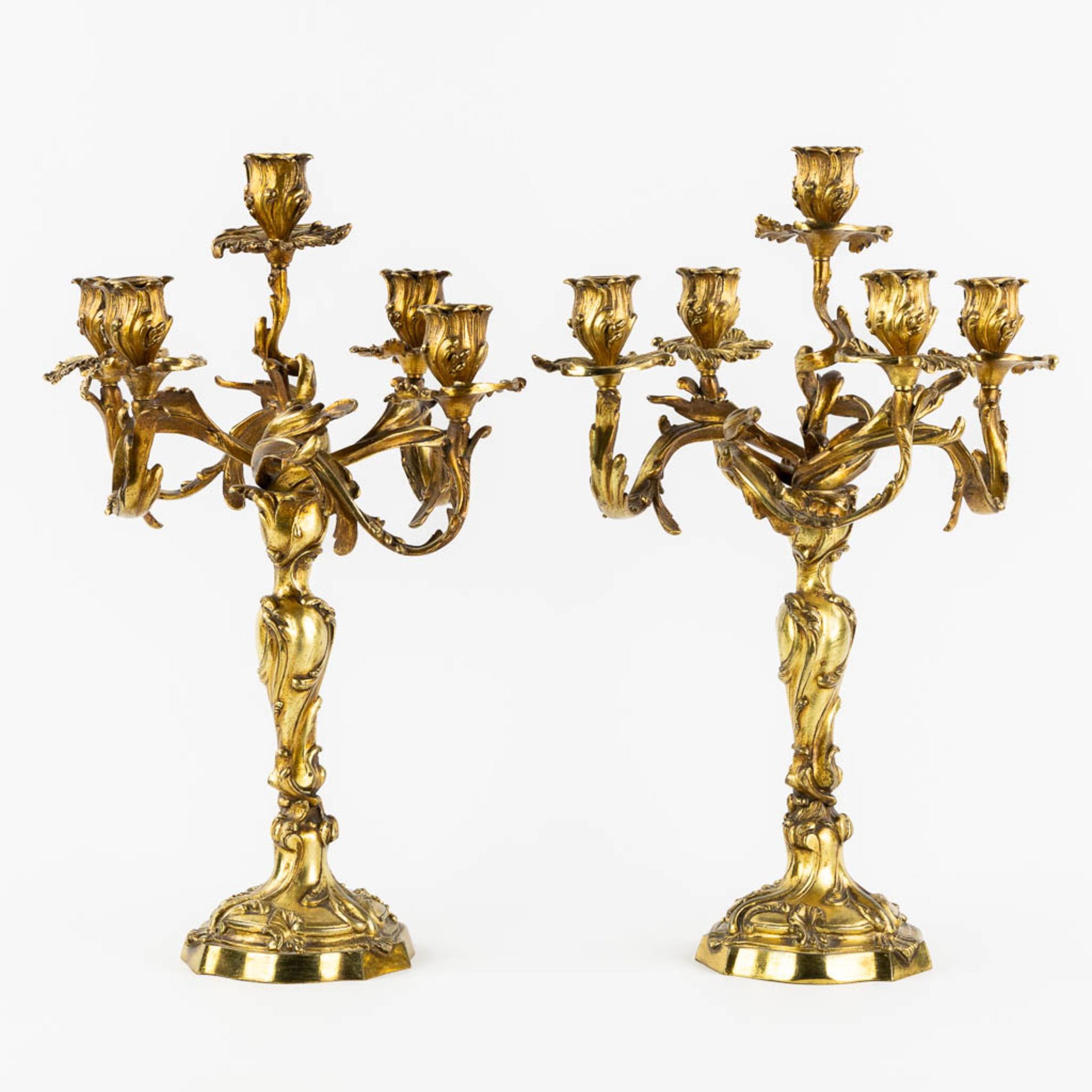 A pair of table candelabra, gilt bronze in Louis XV style. Circa 1900. (H:52 x D:37 cm) - Bild 5 aus 11