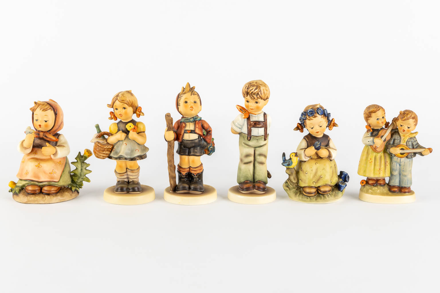 Hummel, 12 figurines, polychrome porcelain. (H:15 cm) - Image 7 of 9