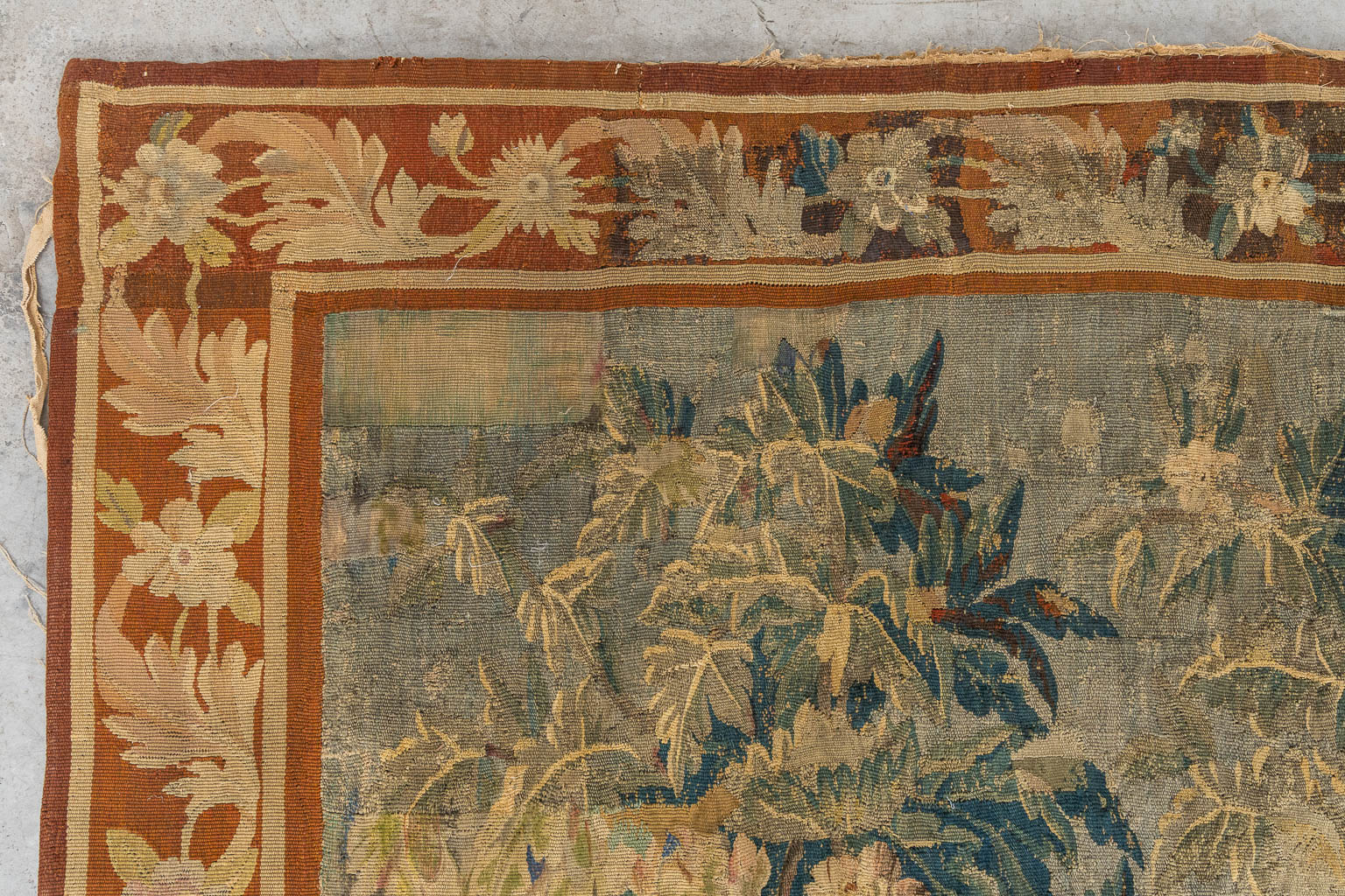 An antique Tapissery, decorated with fauna and flora. 17th C. (L:400 x W:260 cm) - Image 9 of 12