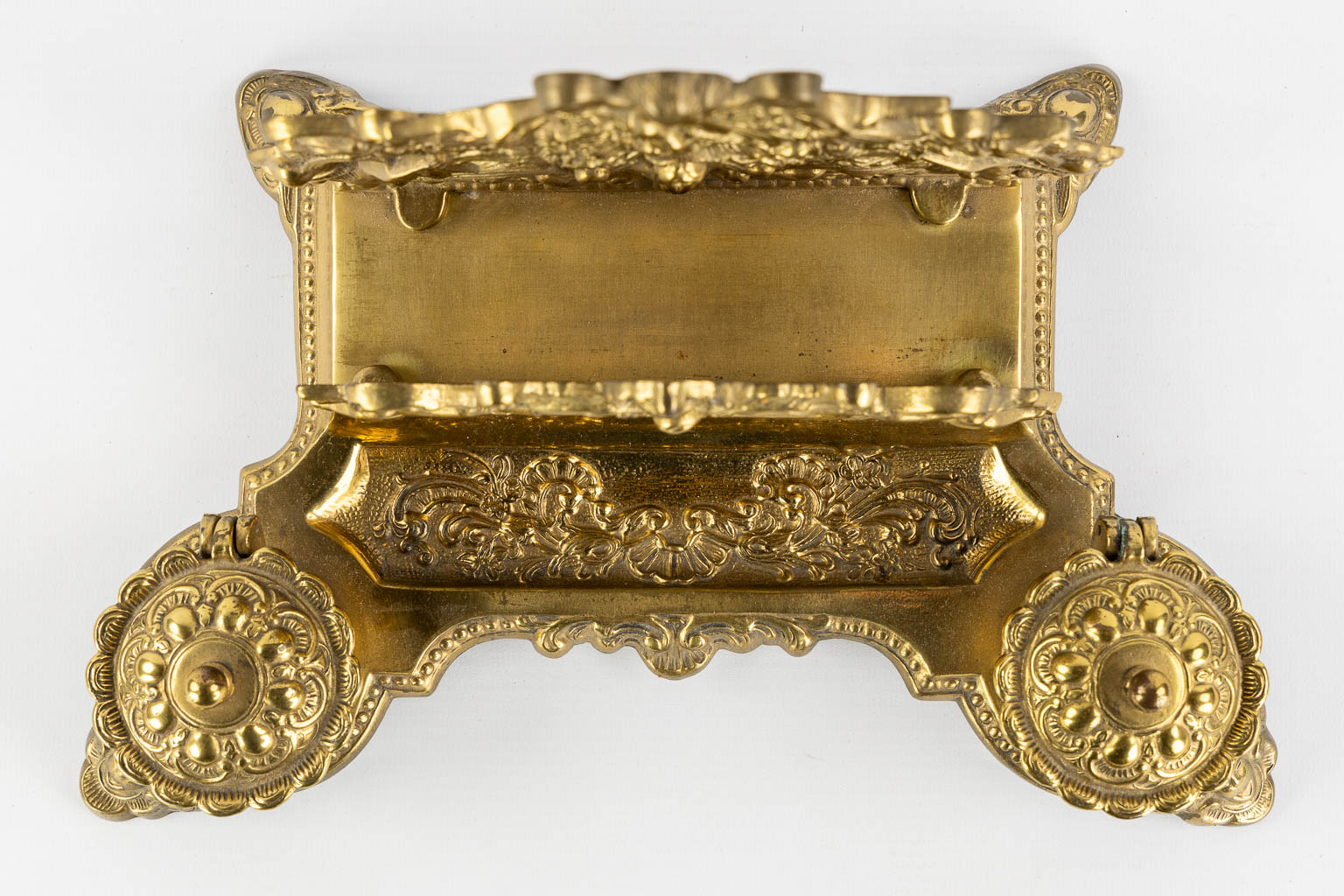 A letter holder and ink pot, polished bronze. (L:20 x W:30 x H:19 cm) - Image 8 of 14