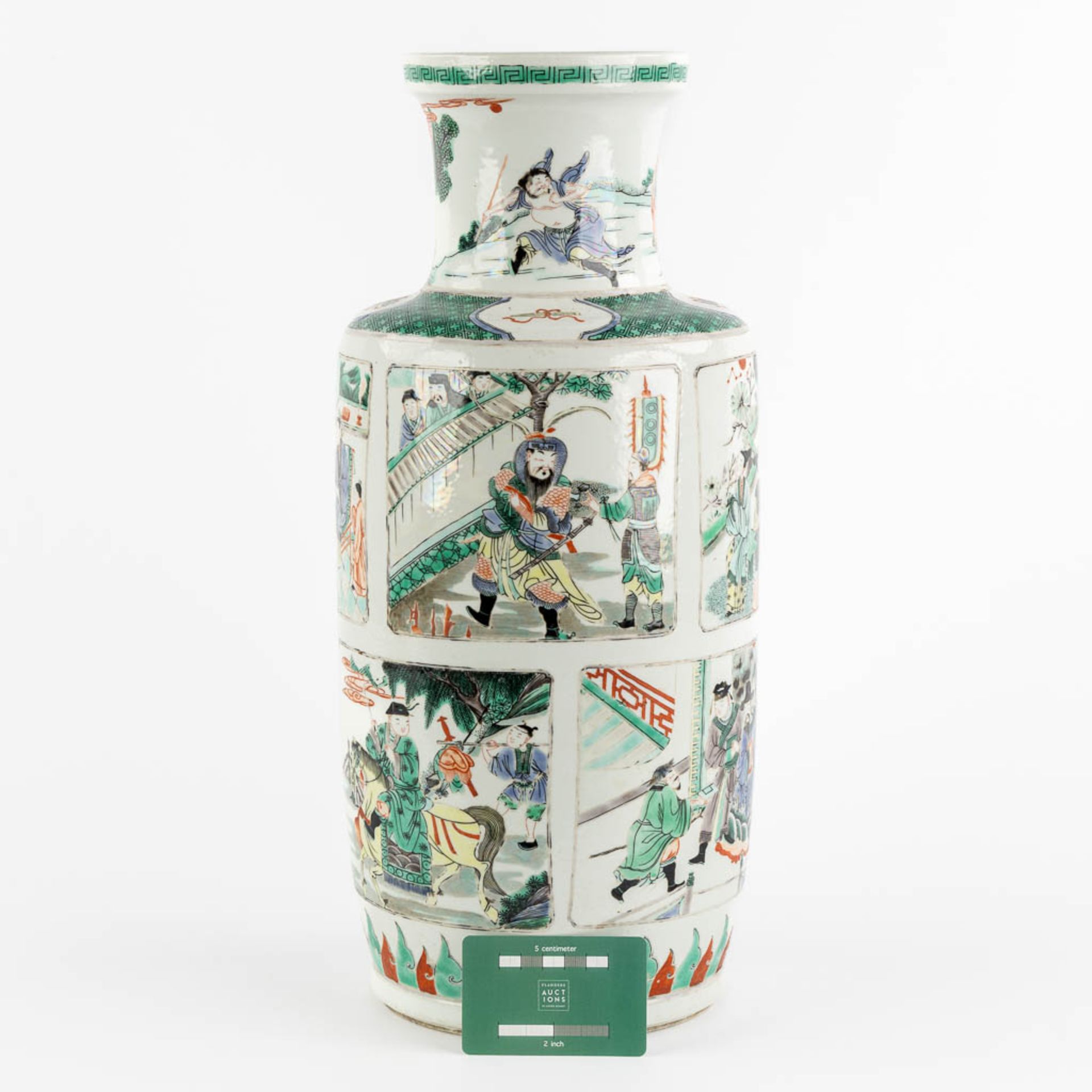 A Chinese Famille Verte vase, 'Roulleau' vase. Kangxi mark. (H:46 x D:20 cm) - Image 2 of 13