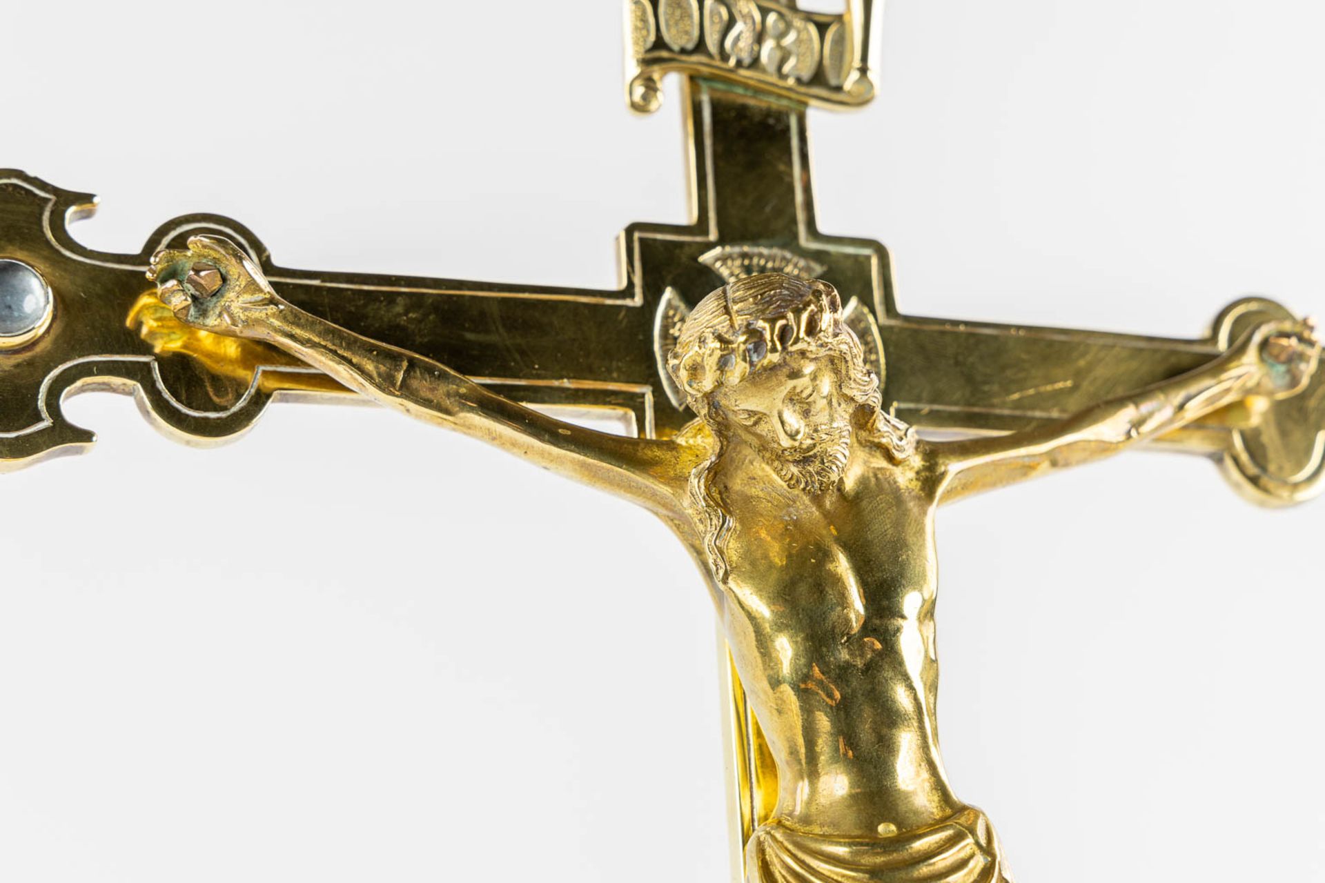 An altar crucifix and matching candelabra, Brass, Gothic revival, probably made by Bourdon, Ghent. ( - Image 7 of 11