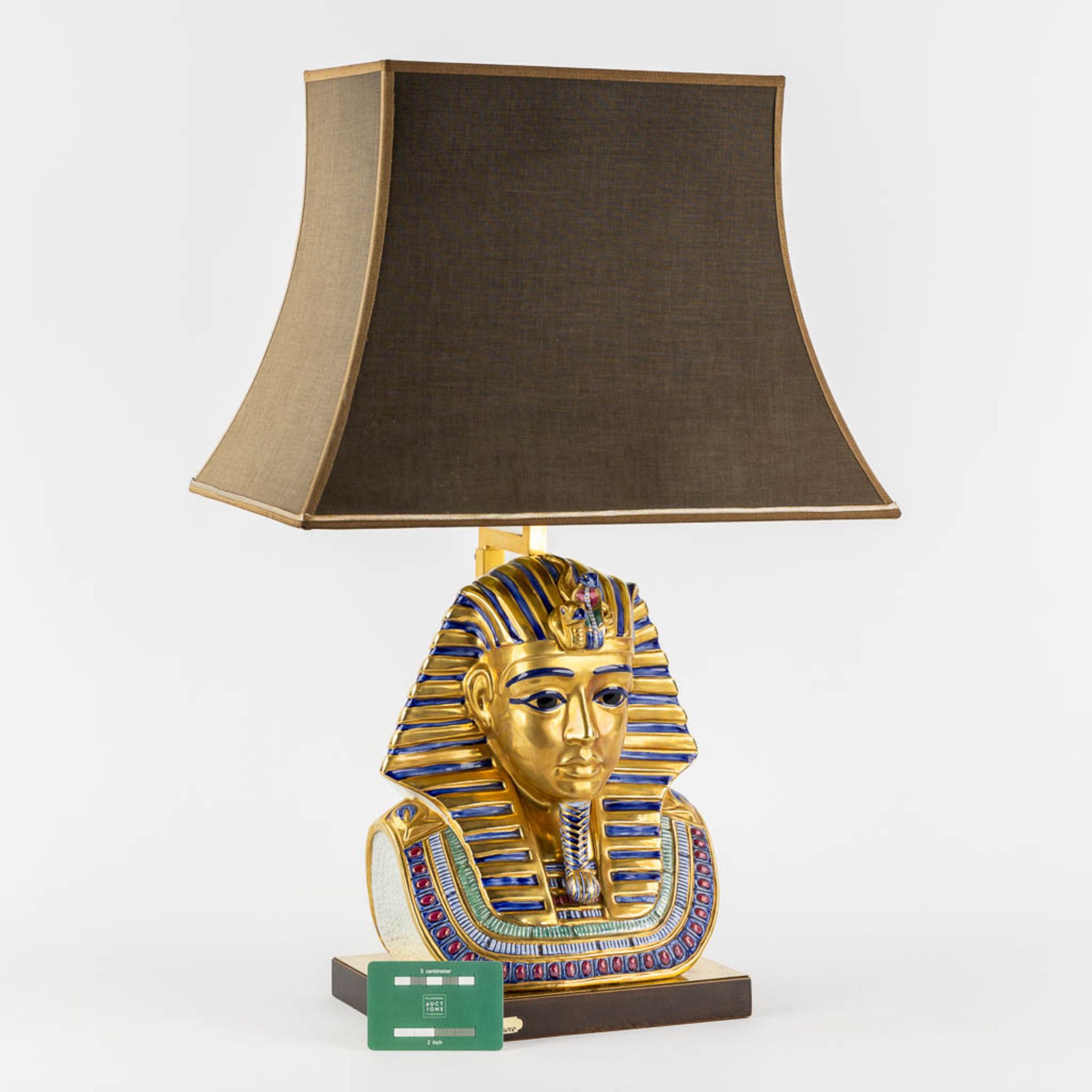Eduoardo Tasca, Capodimonte, A Tutanchamun table lamp. (L:19 x W:25 x H:38 cm) - Bild 2 aus 10