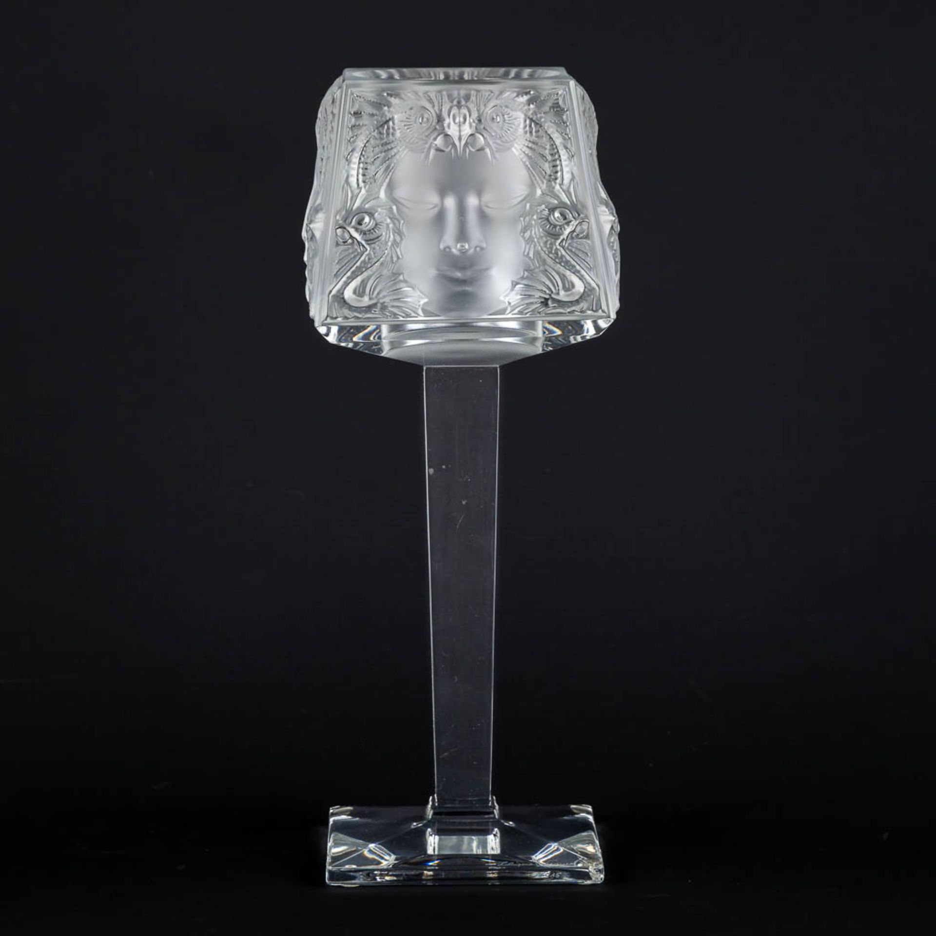 Lalique 'Masque De Femme' a candle holder on a high base. (L:11,5 x W:11,5 x H:30,5 cm) - Bild 5 aus 11