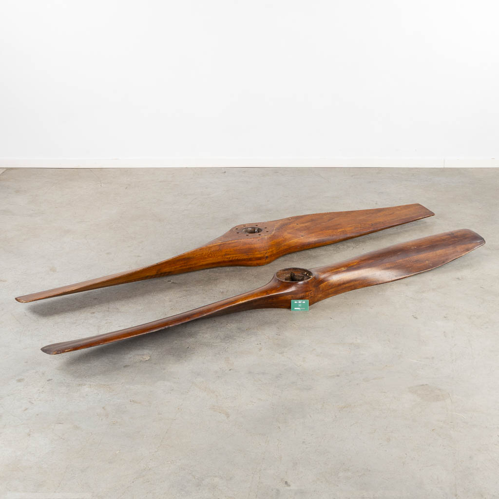 A pair of decorative 'Airplane' propellers. (L:266 cm) - Image 2 of 9
